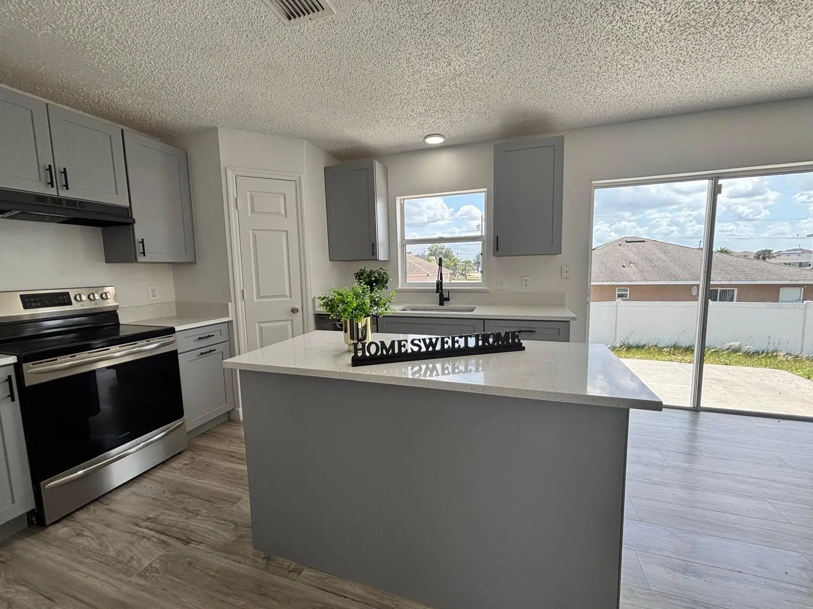 404 Manitoba Drive, FL