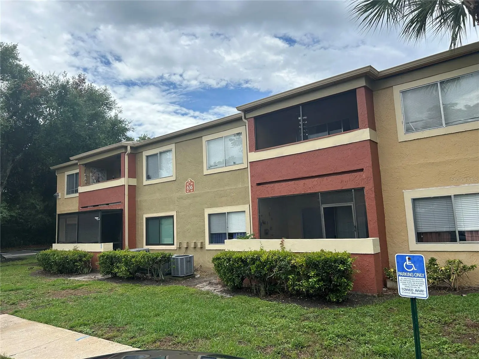 636 Kenwick Circle, FL