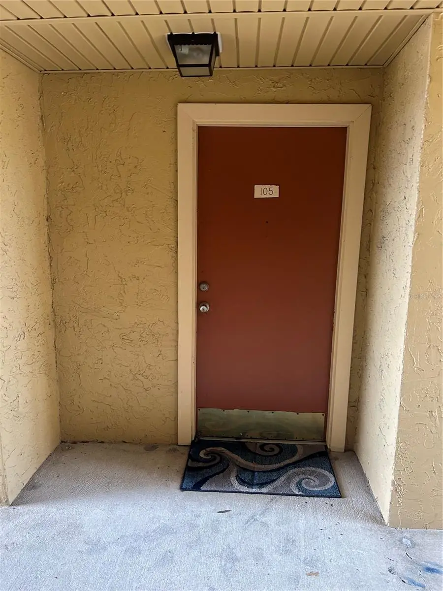 636 Kenwick Circle, FL