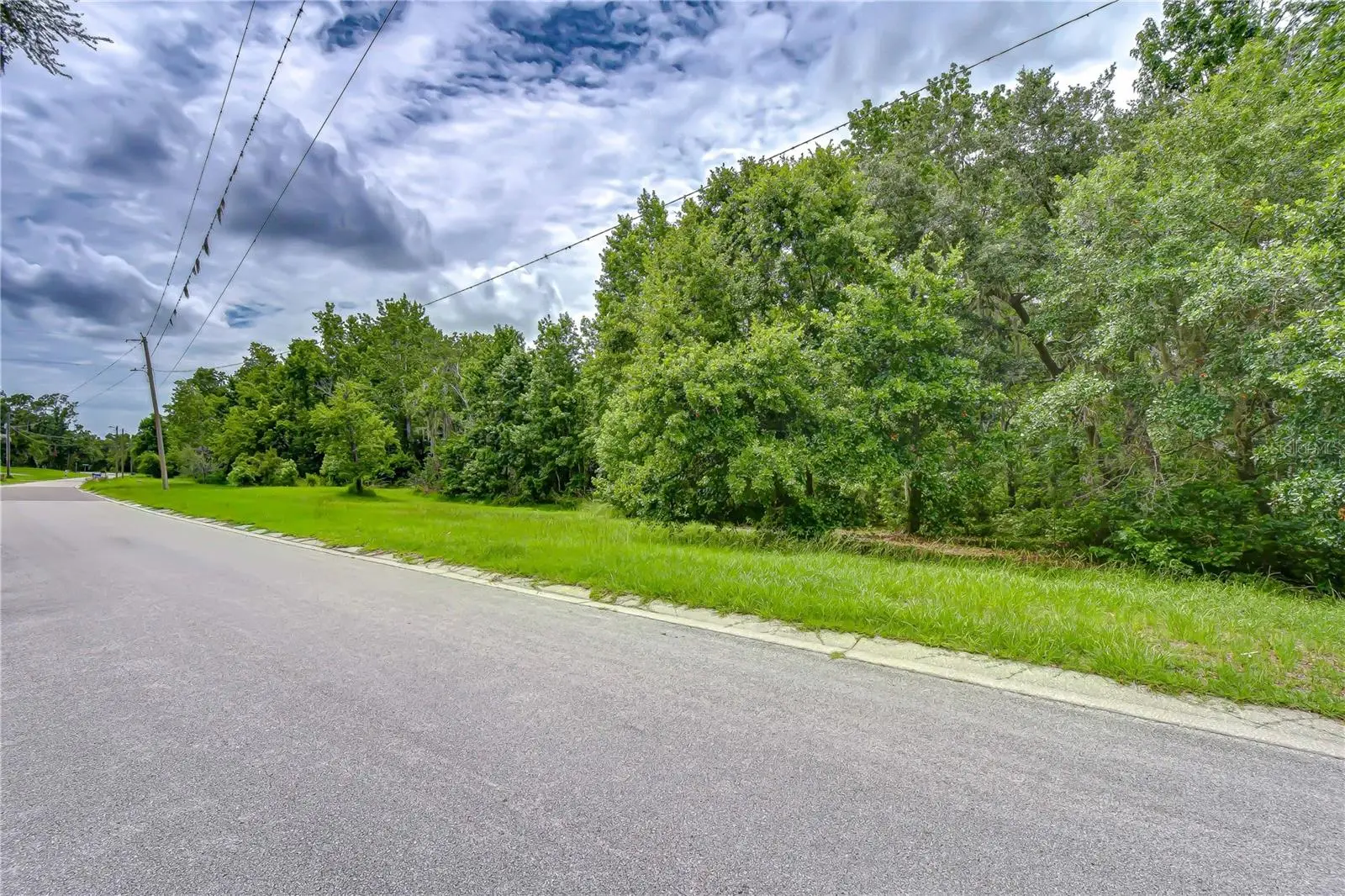 Lake Hills Drive, FL