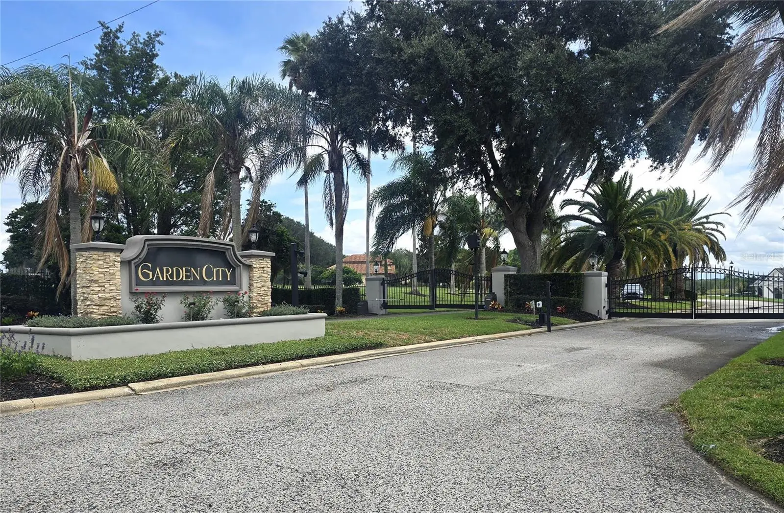 16907 Royal Palm Drive, FL