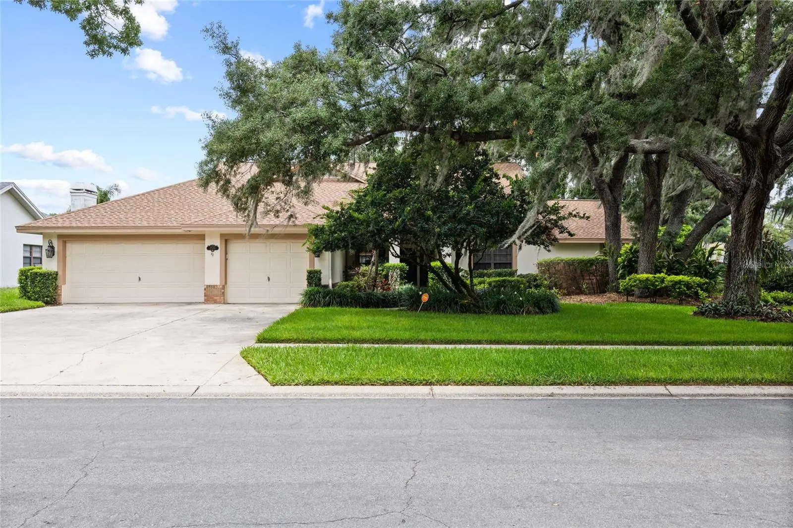 2555 Mason Oaks Drive, FL