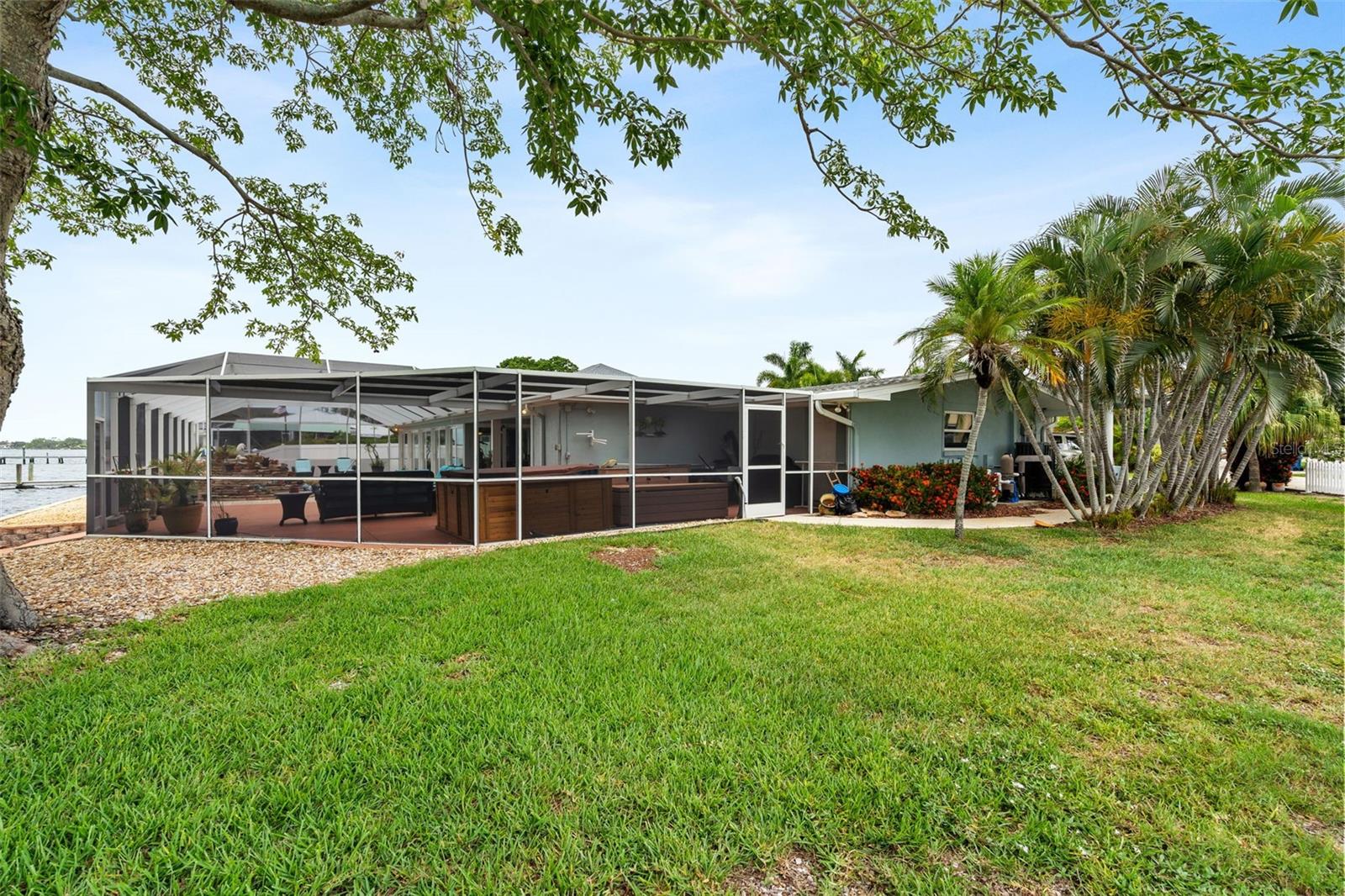 604 Poinsettia Avenue, FL