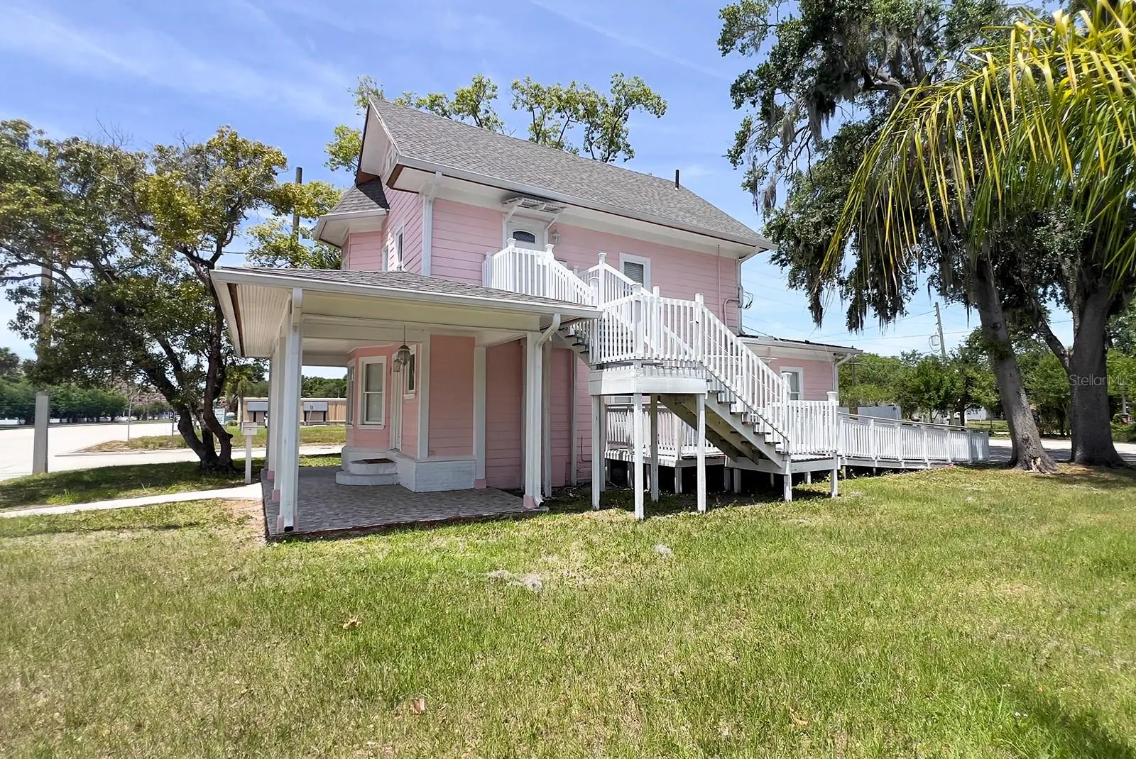 821 Emmett Street, FL