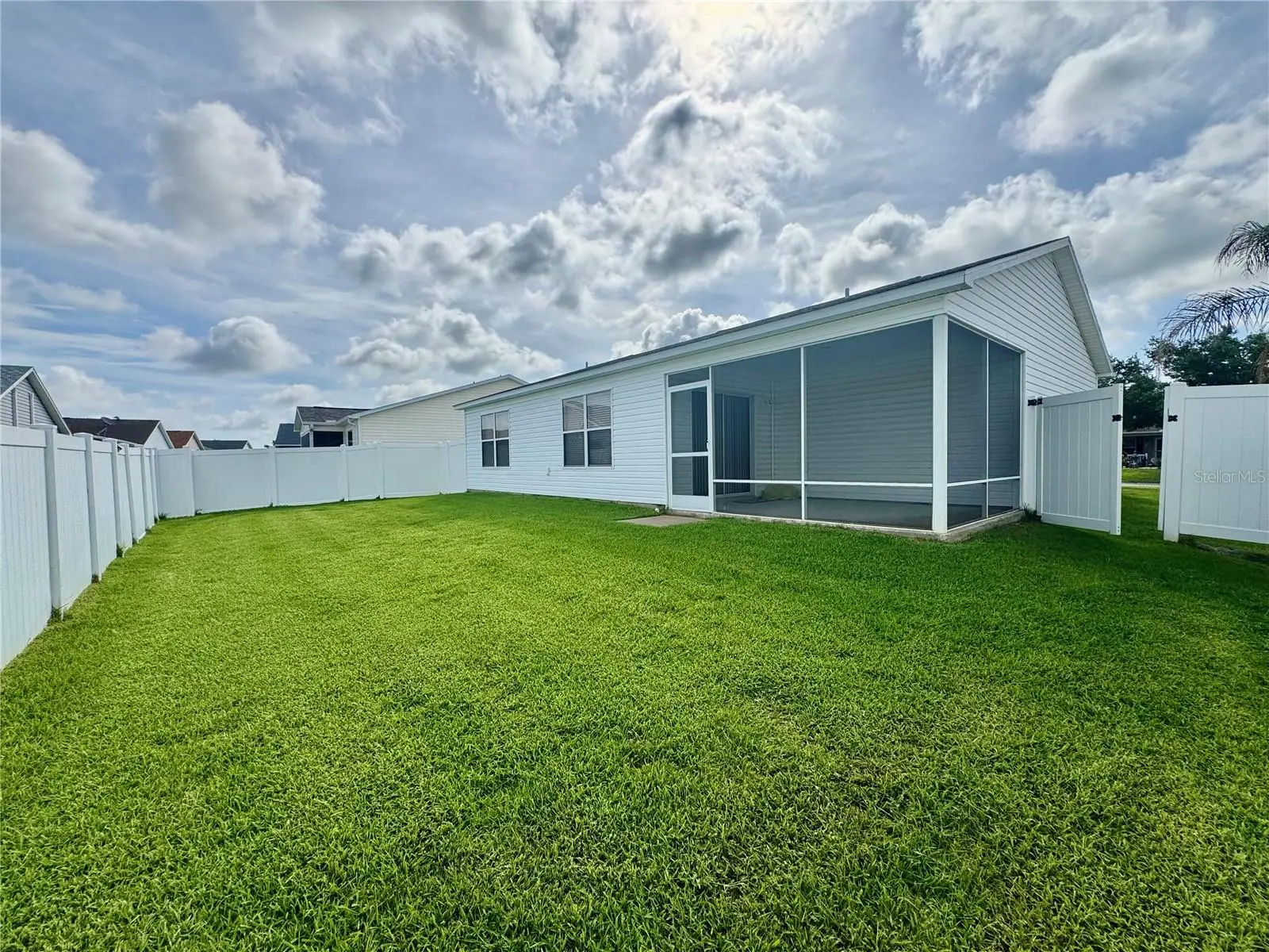 892 Nash Loop, FL