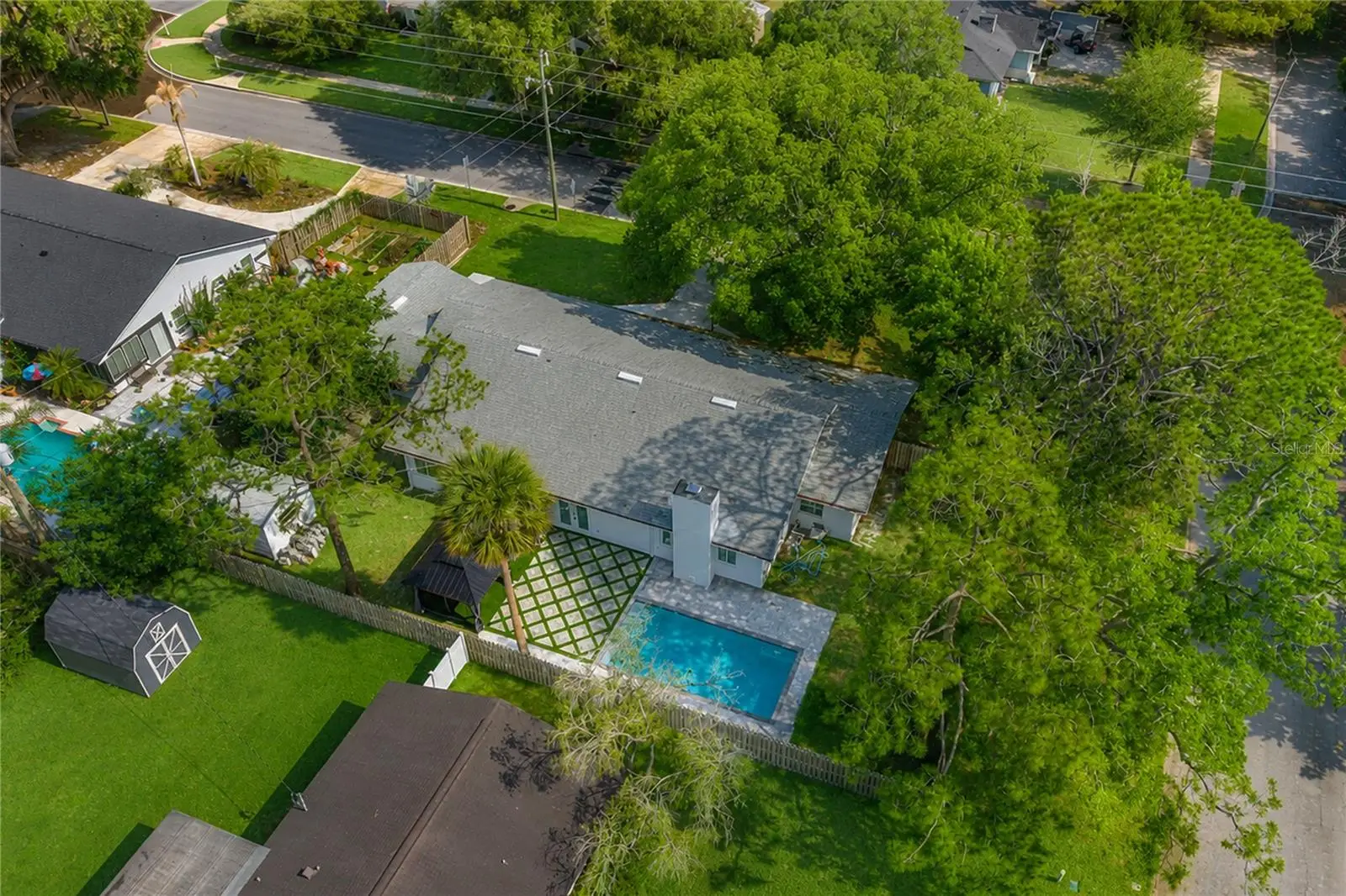 20 Division Street, FL