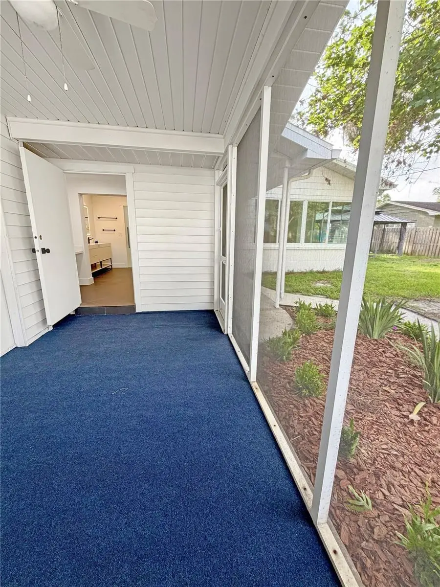 20 Division Street, FL