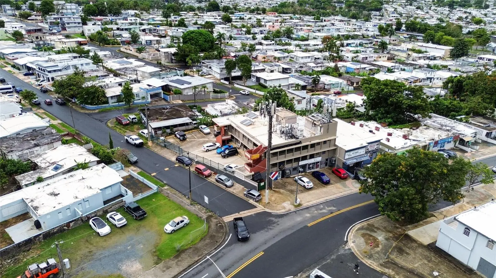 1 Hnas Davila, Betances Esq A D, PR