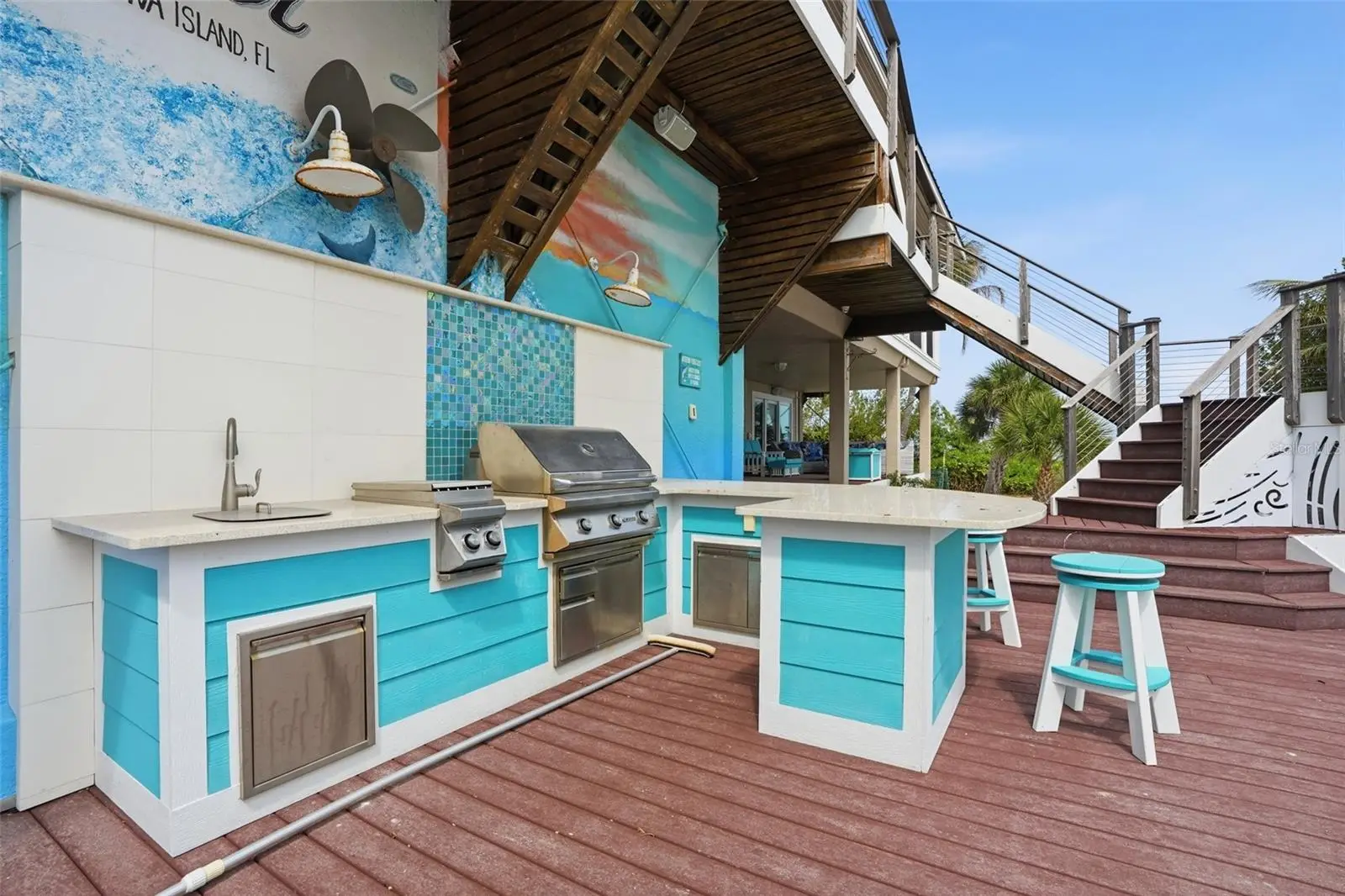 211 Kingfisher Drive, FL