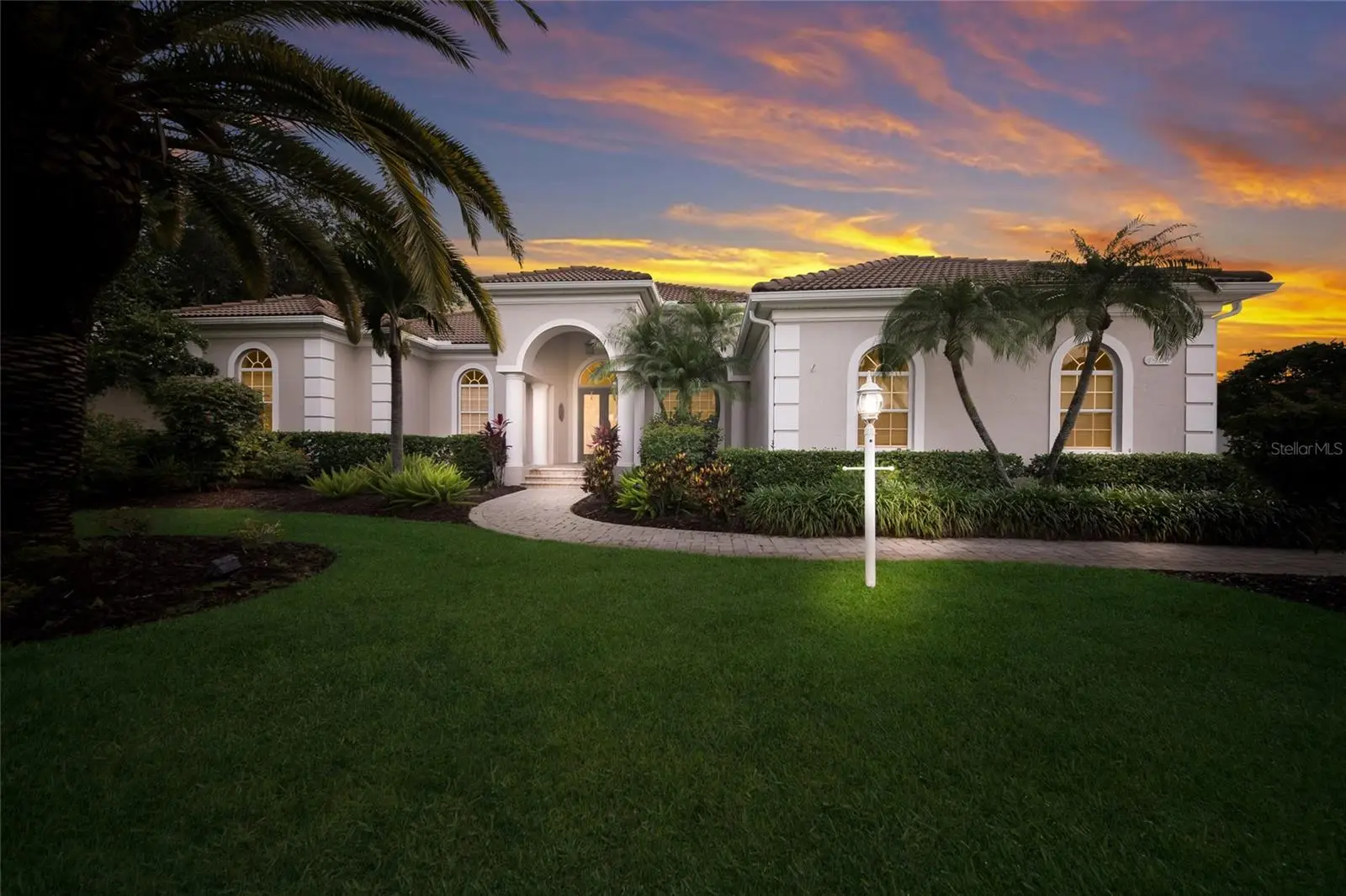7920 Royal Queensland Way, FL