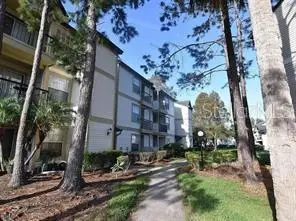 1908 Lake Atriums Circle, FL