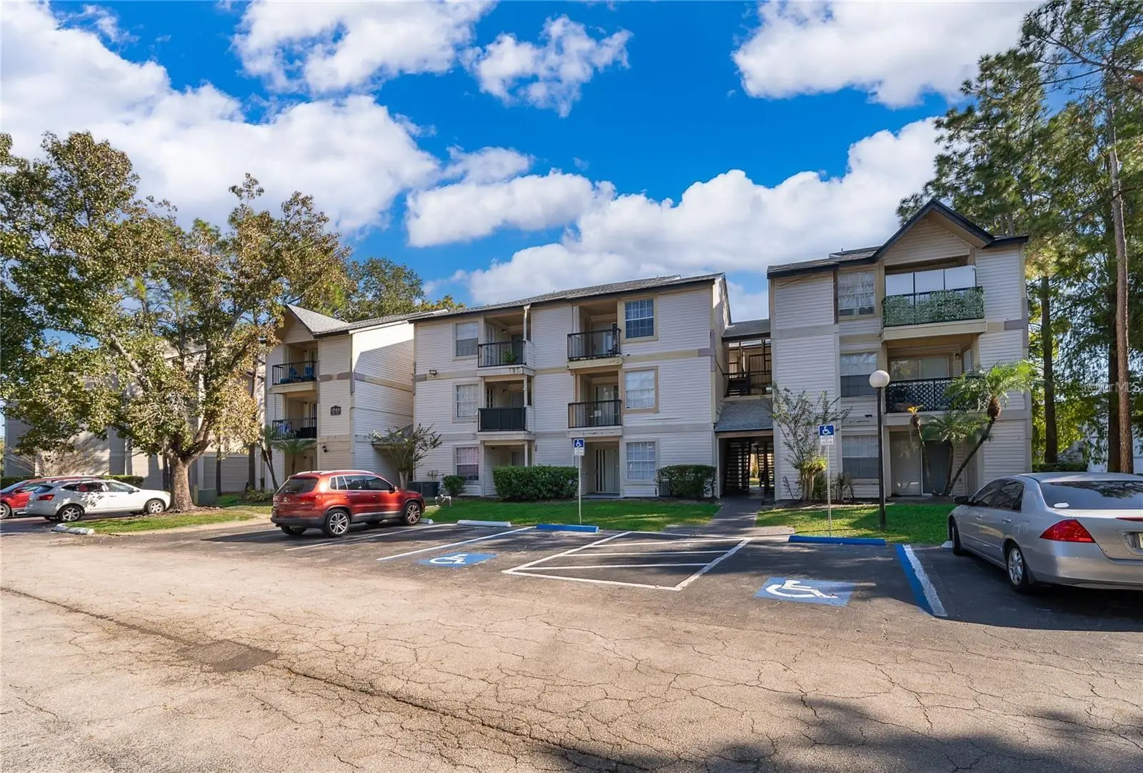 1908 Lake Atriums Circle, FL