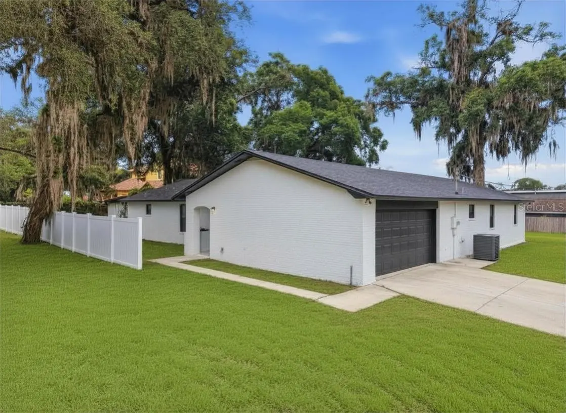 107 High Street, FL