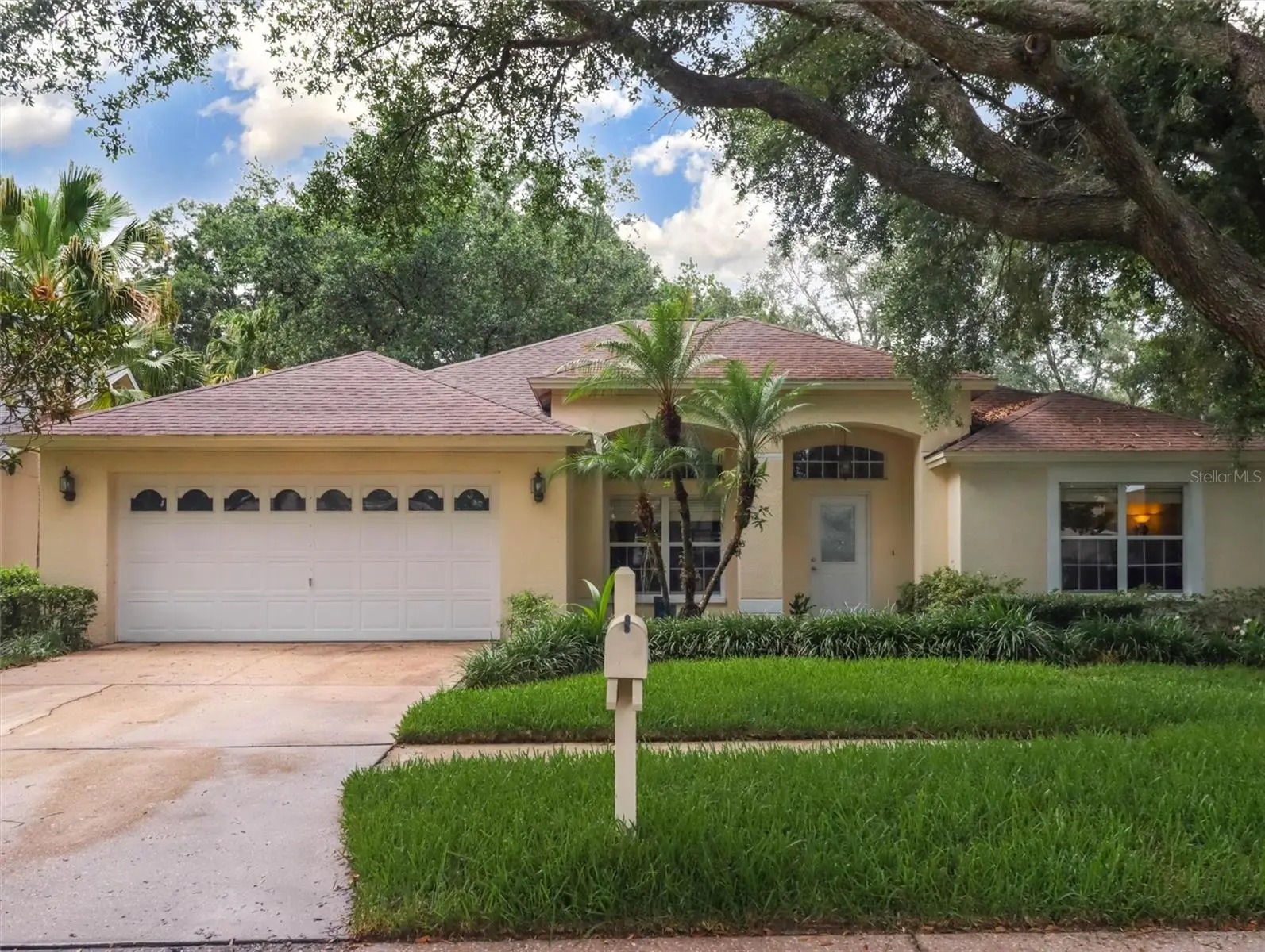 10110 Whisper Pointe Drive, FL