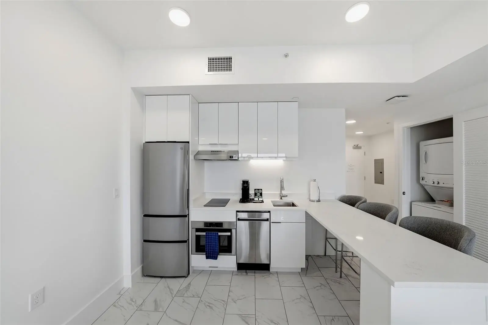 411 Shore Drive, FL