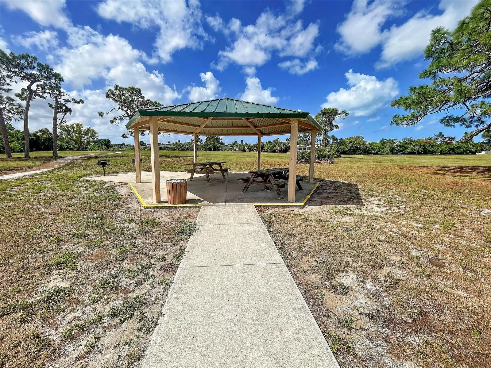 531 Sheridan Drive, FL