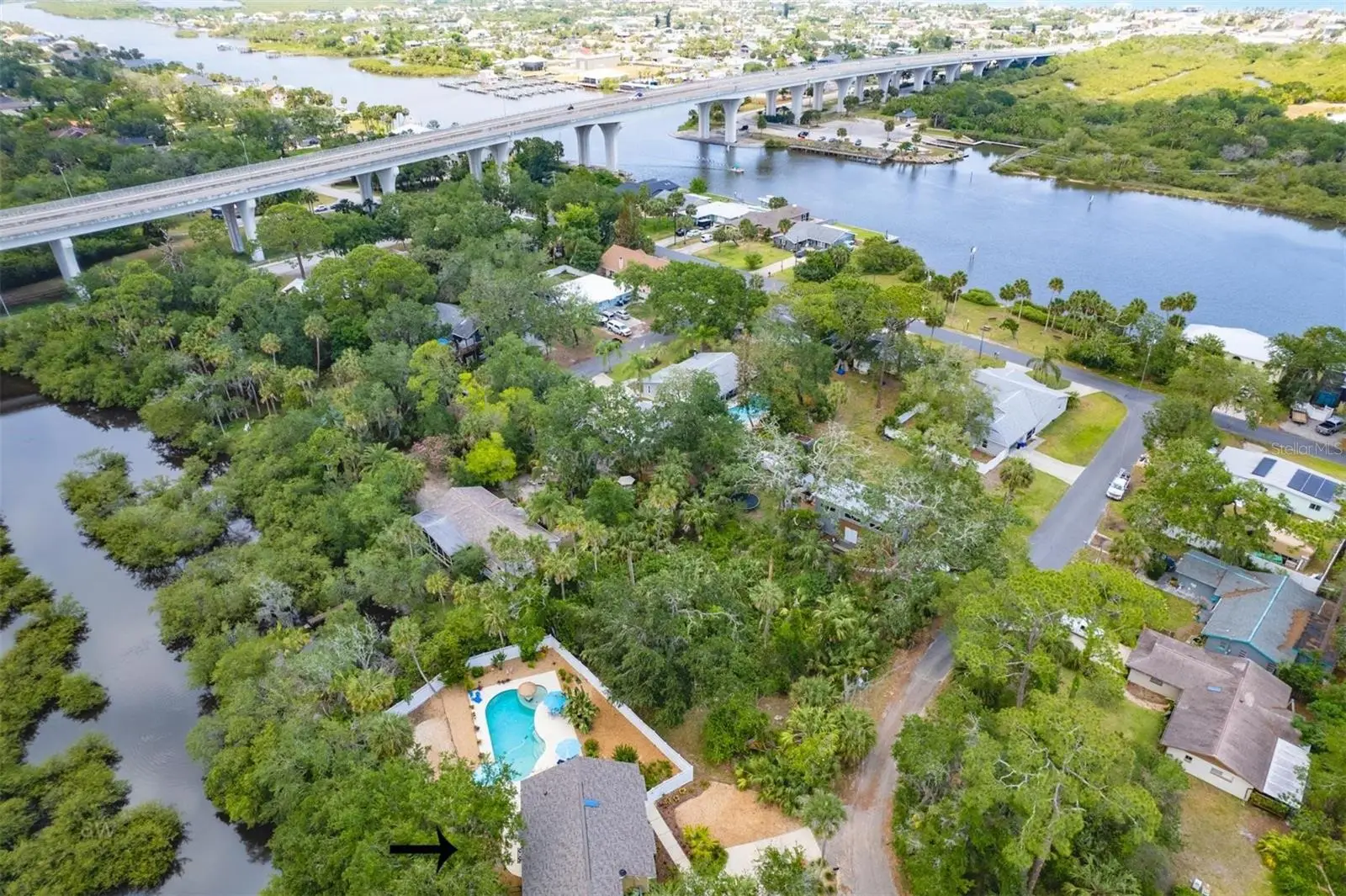 110 Oak Street, FL