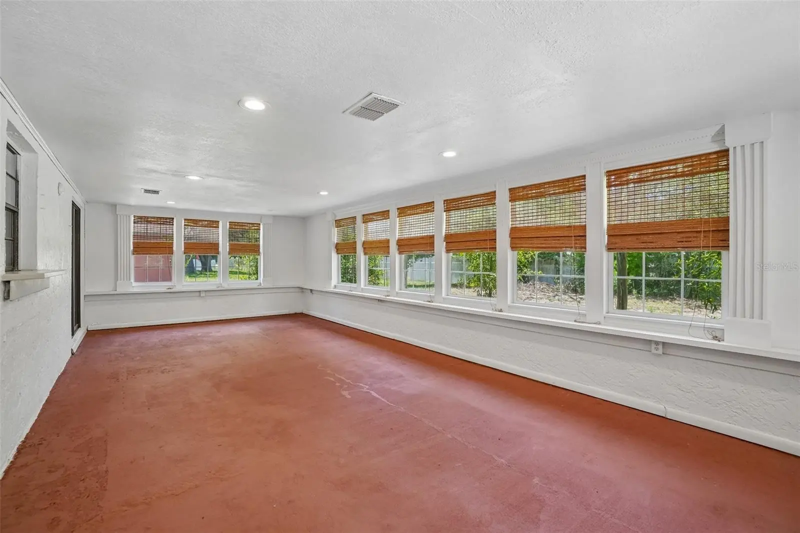 222 Lakeview Drive, FL