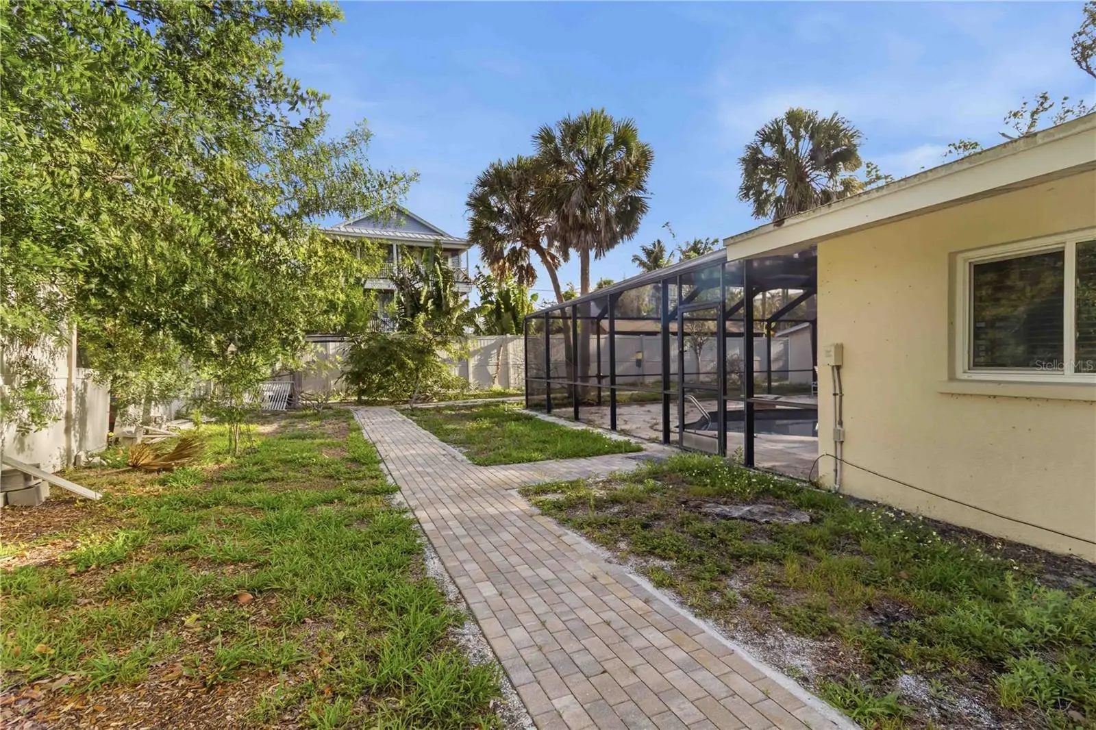 617 Calle De Peru, FL