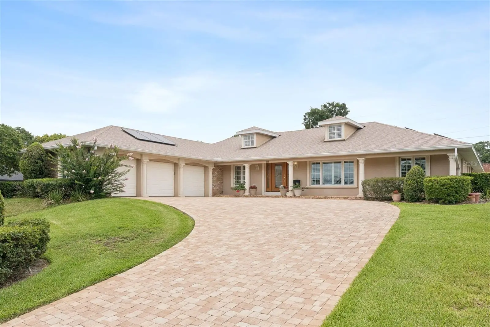 220 Rollingwood Trail, FL