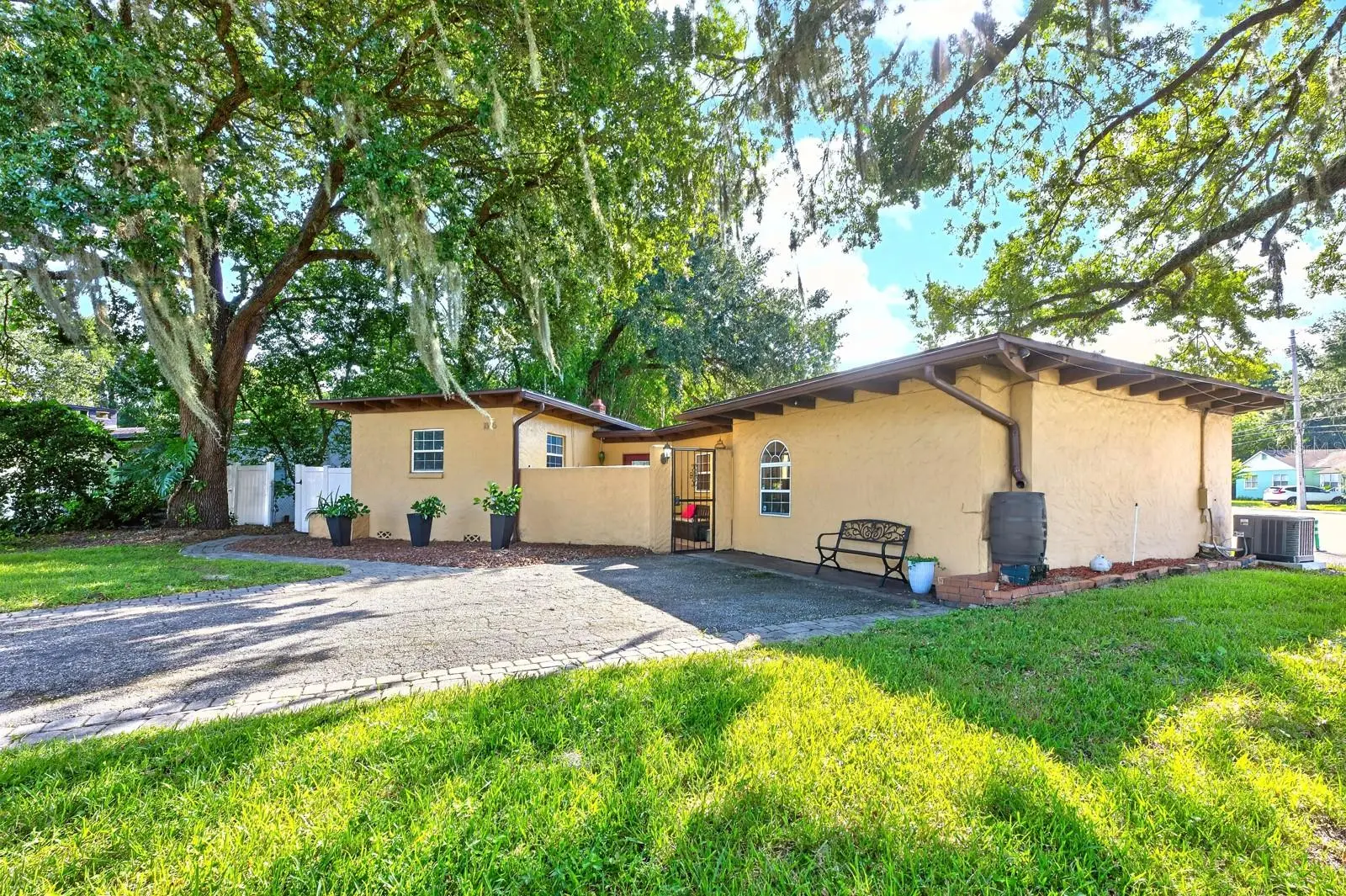 1835 Oak Lane, FL
