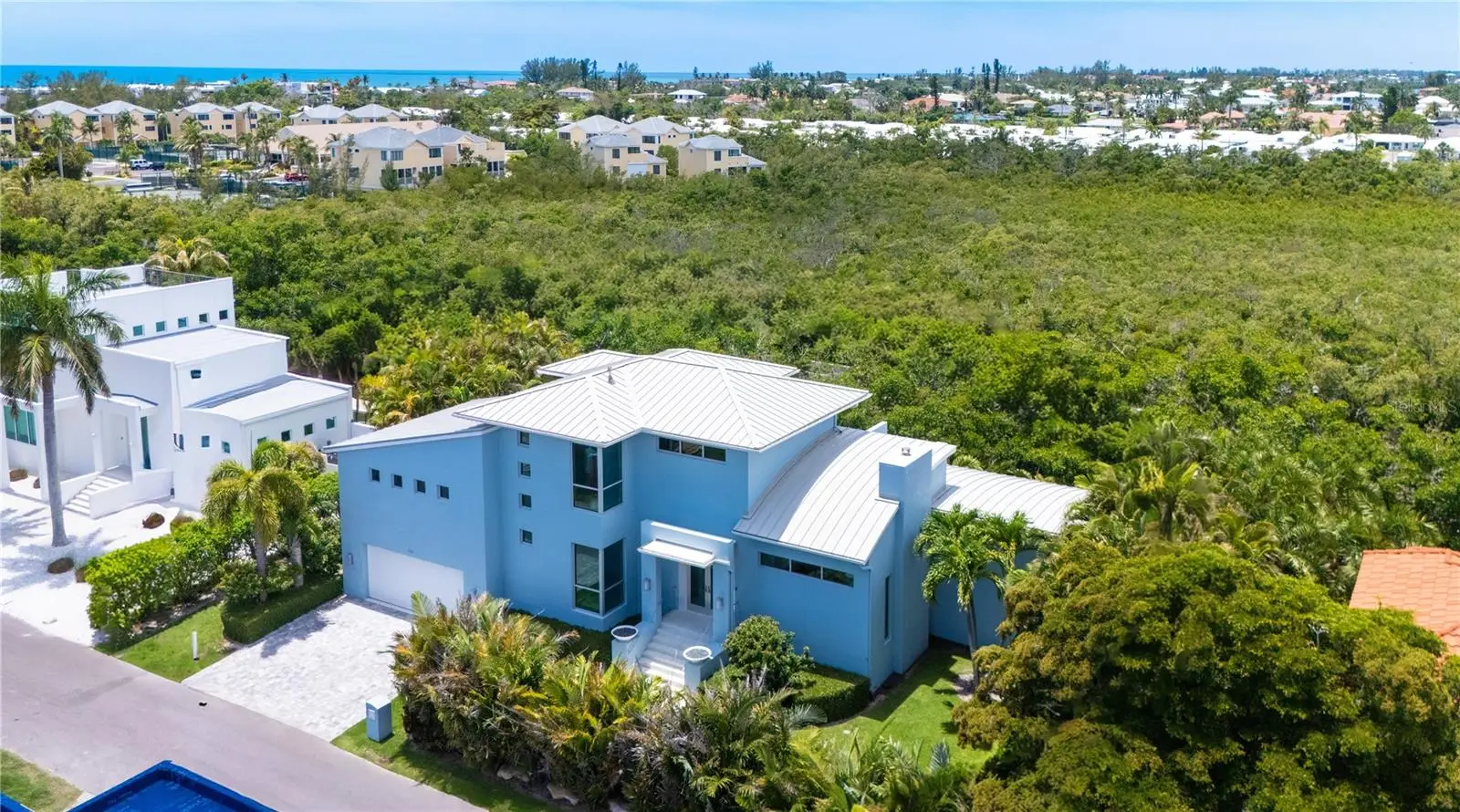 705 Jungle Queen Way, FL