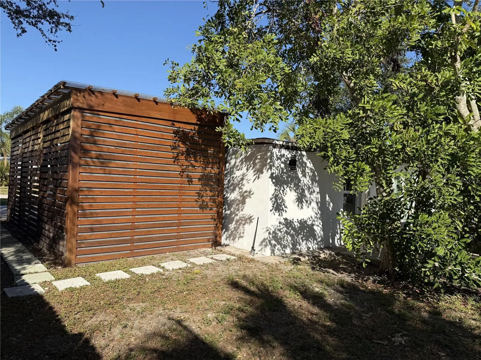 907 Fruitland Avenue, FL