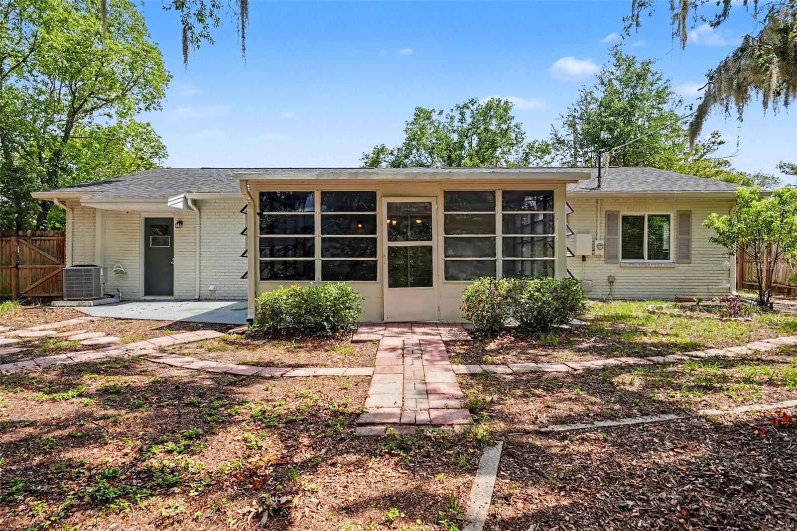 2264 Village Court, FL