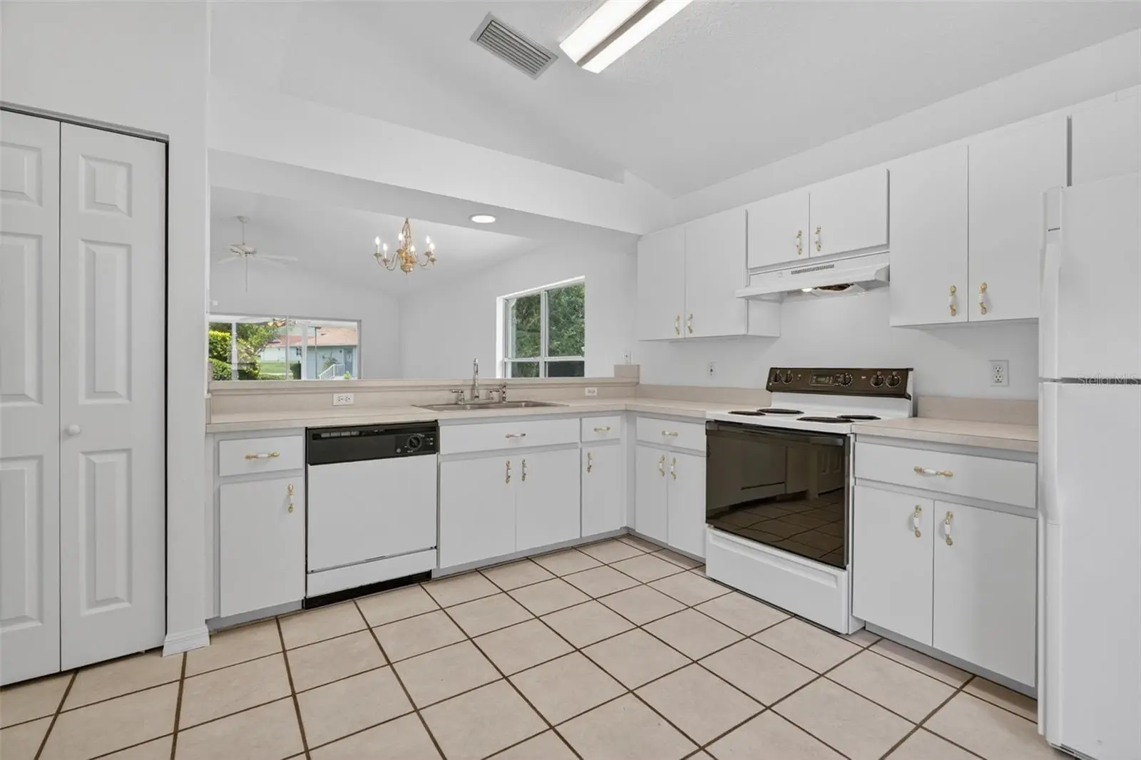 660 Sunset Strip Drive, FL