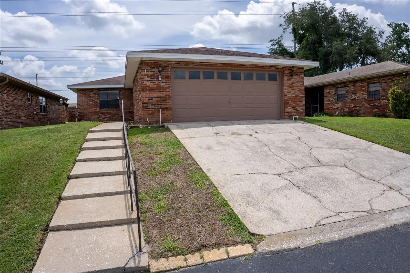 661 Lake Carolyn Circle, FL
