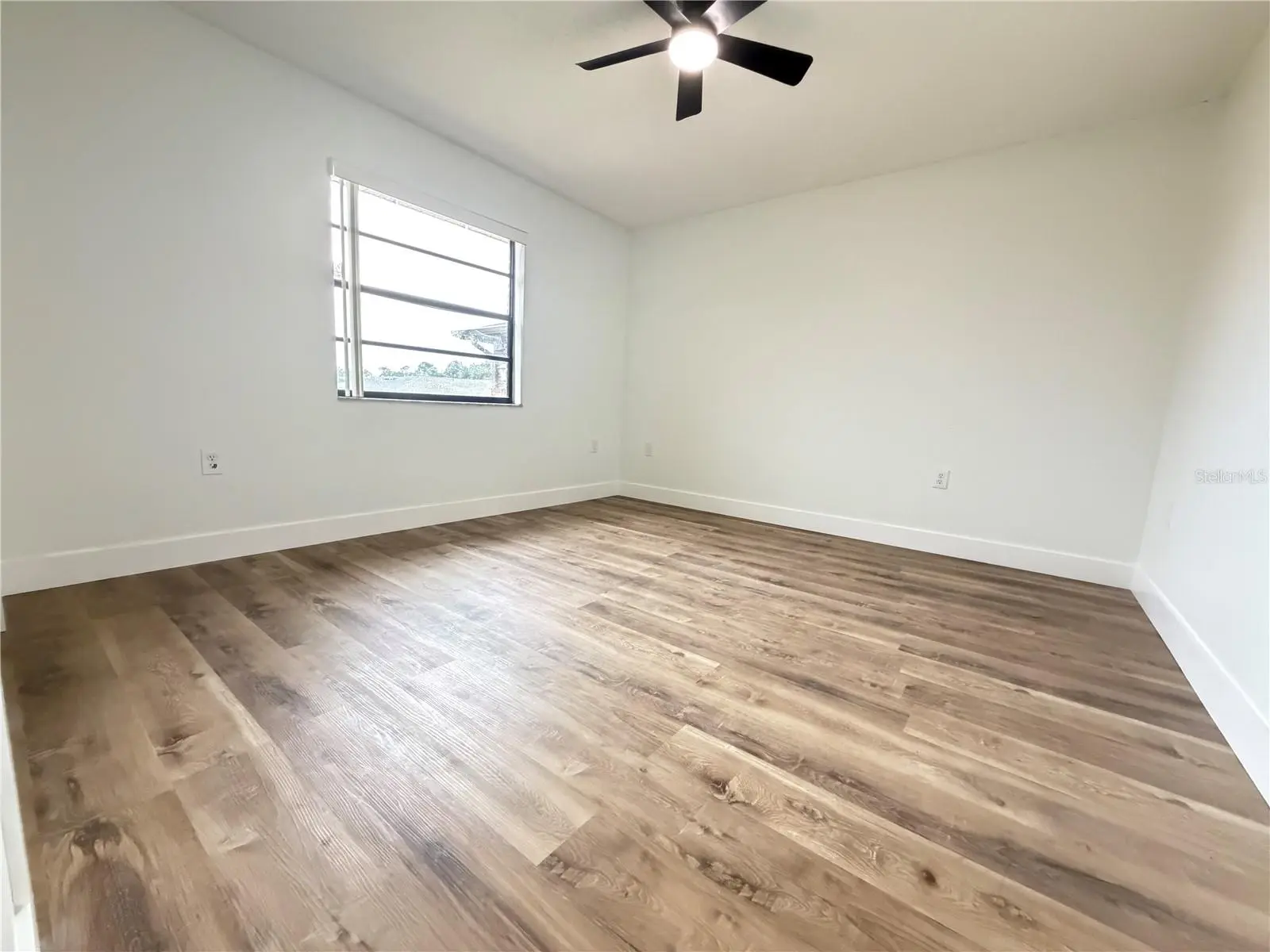 661 Lake Carolyn Circle, FL