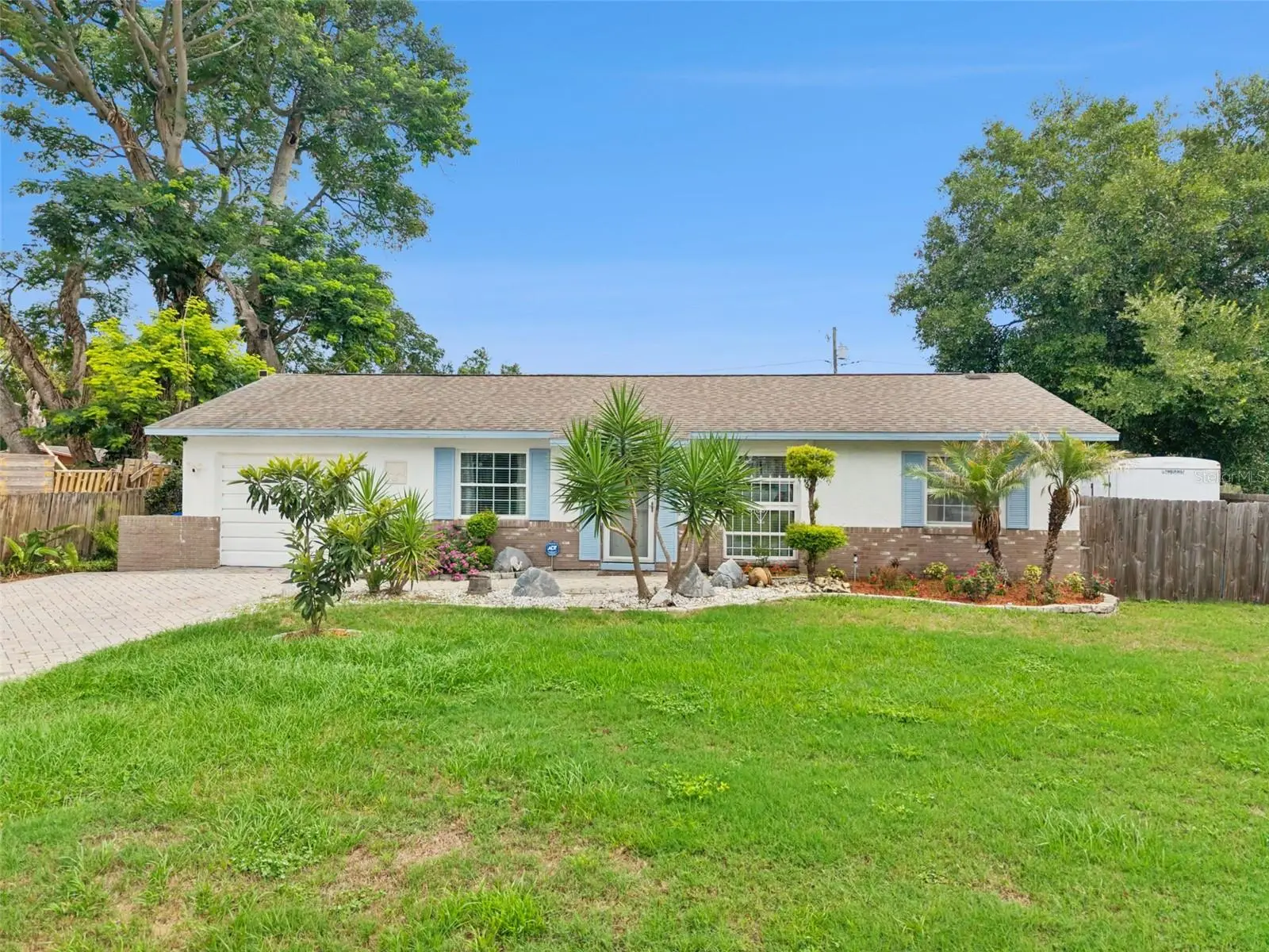 861 Alton Ave
