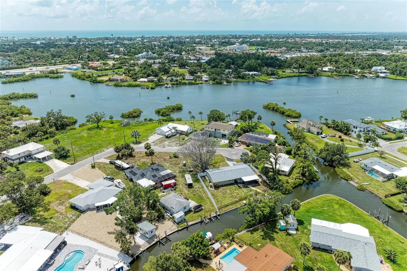 302 Dona Drive, FL