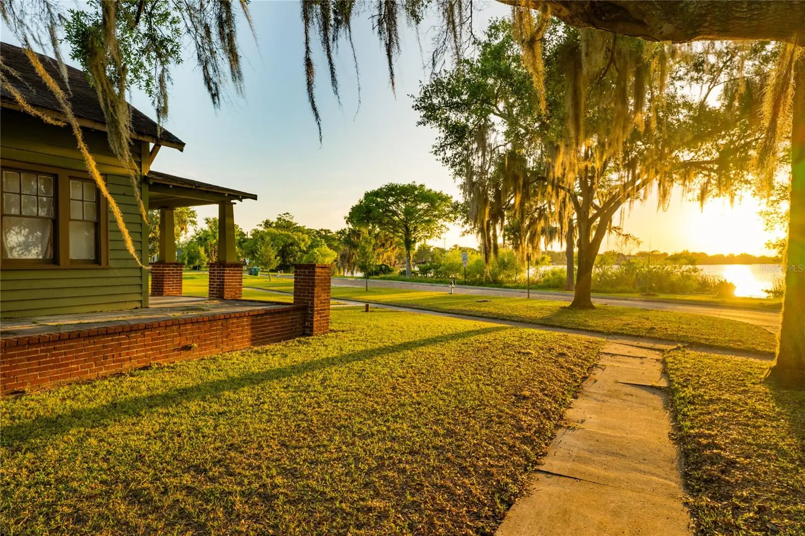 230 Killarney Drive, FL