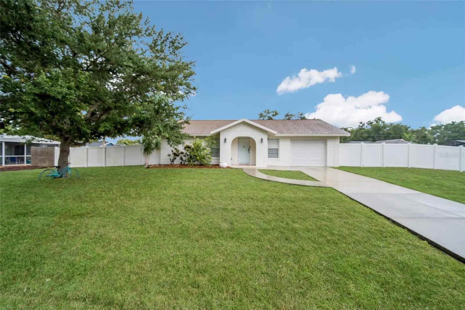 643 Mobile Road, FL