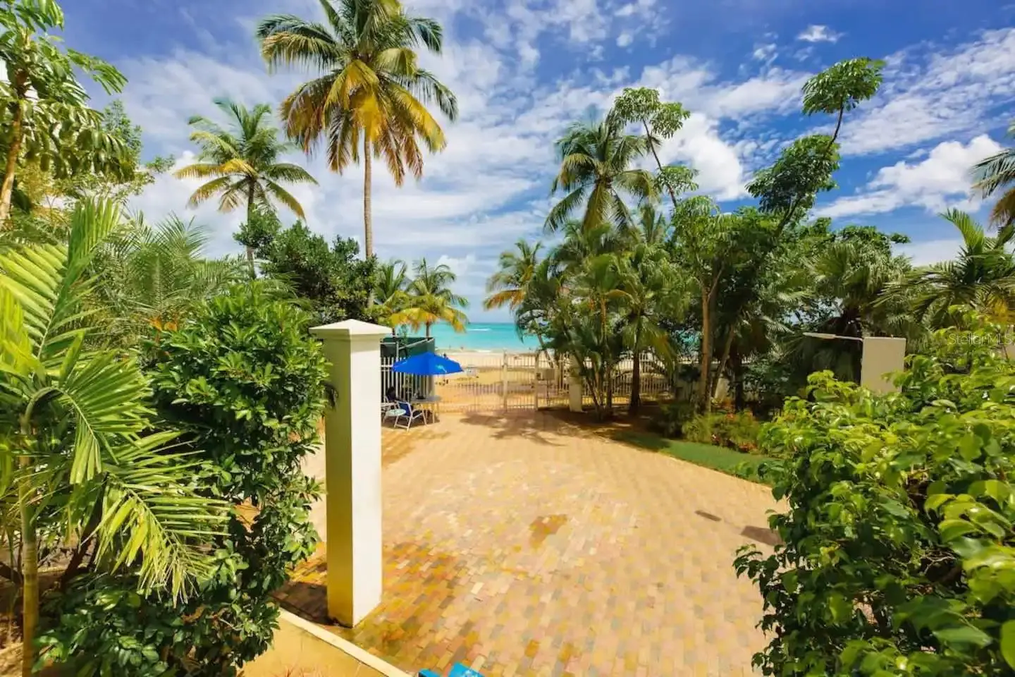6165 Av. Isla Verde, PR