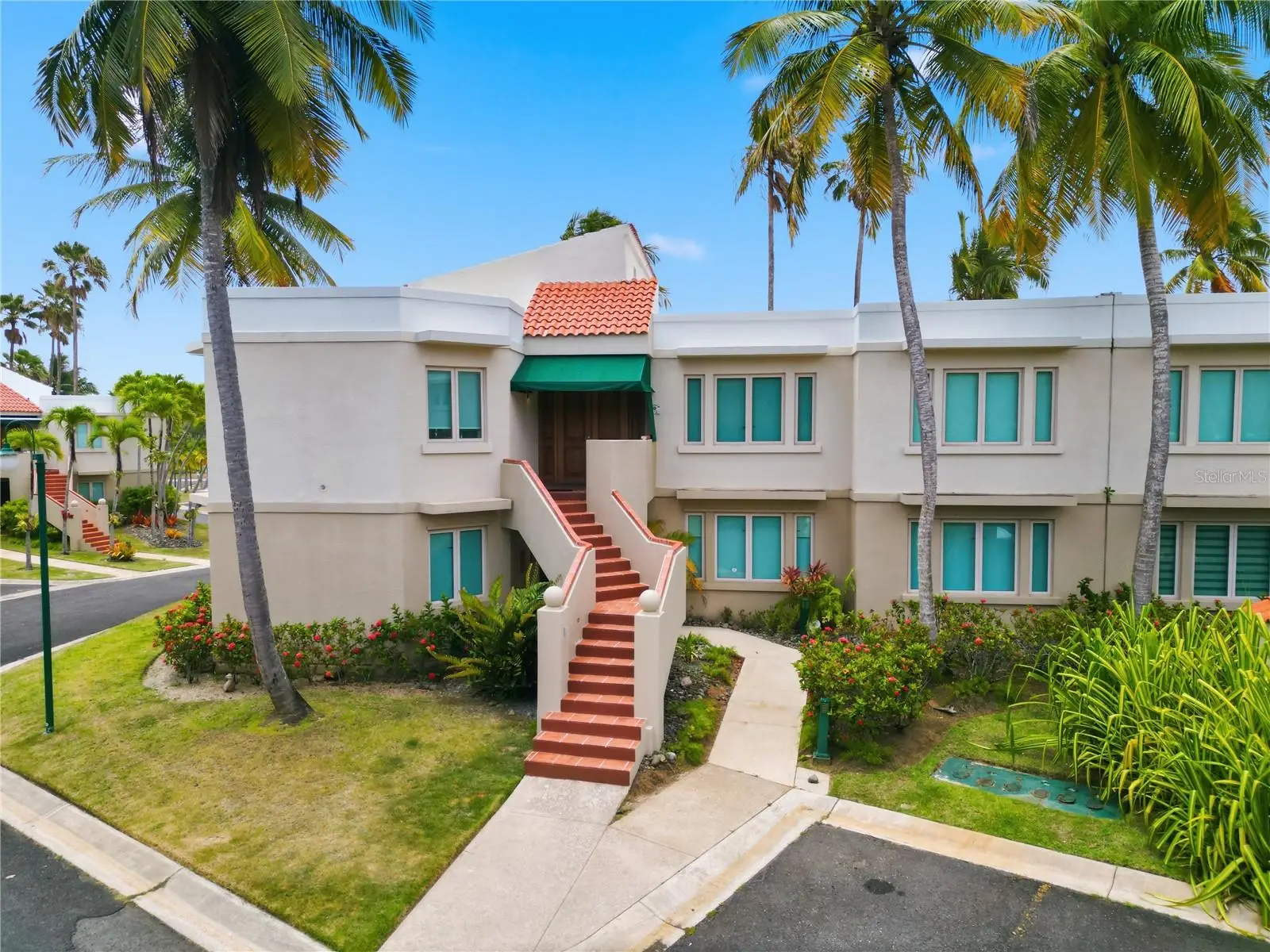 E Lakeside Villas, PR