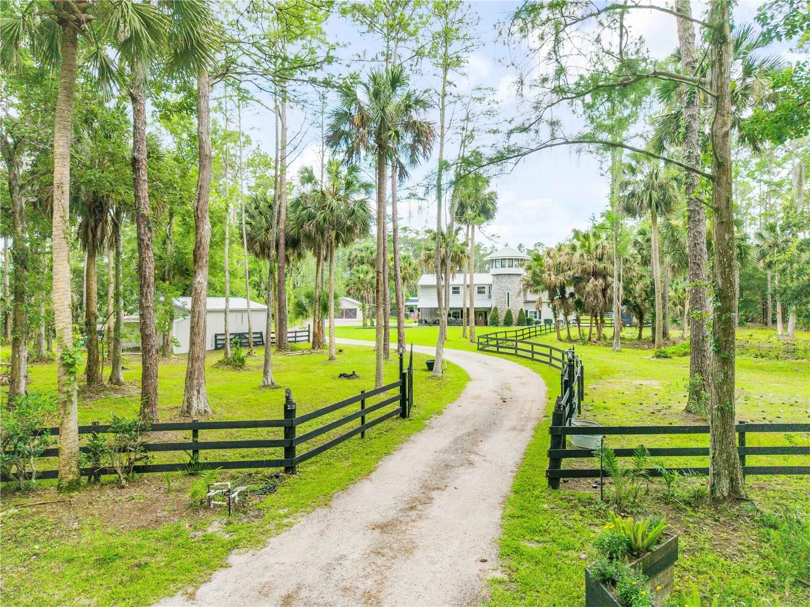 2195 Poinsettia Drive, FL