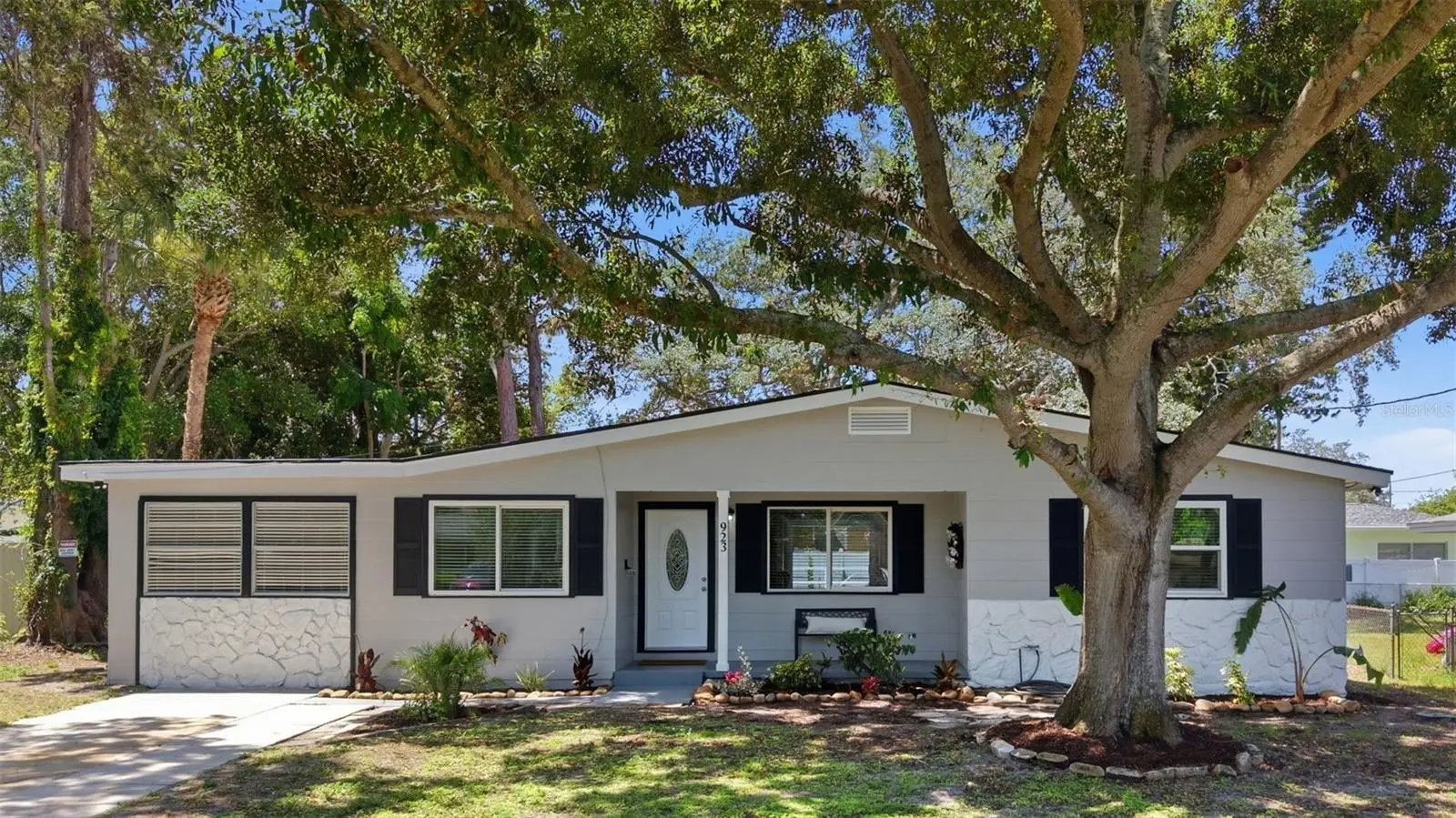 923 Palm Drive, FL
