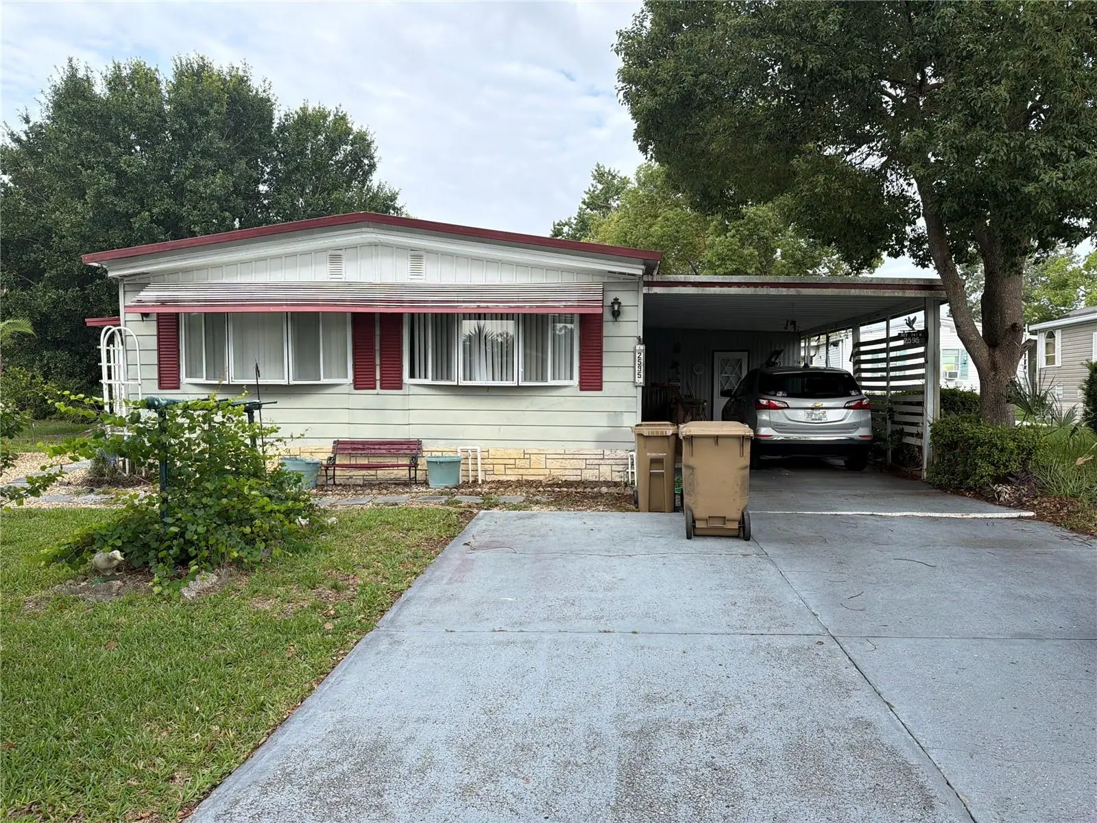 2595 Brookside Cir