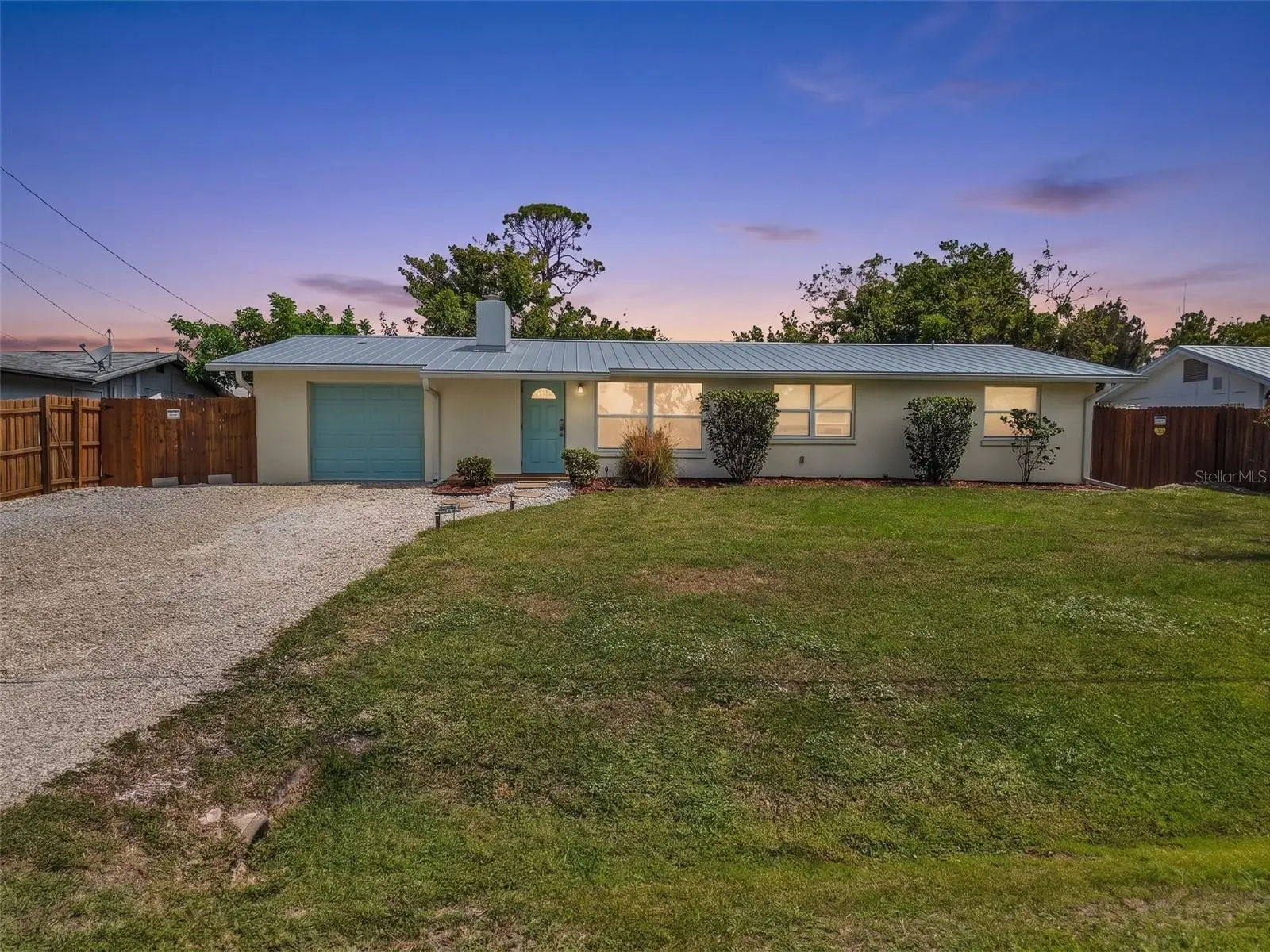 1664 Lakeview Place, FL
