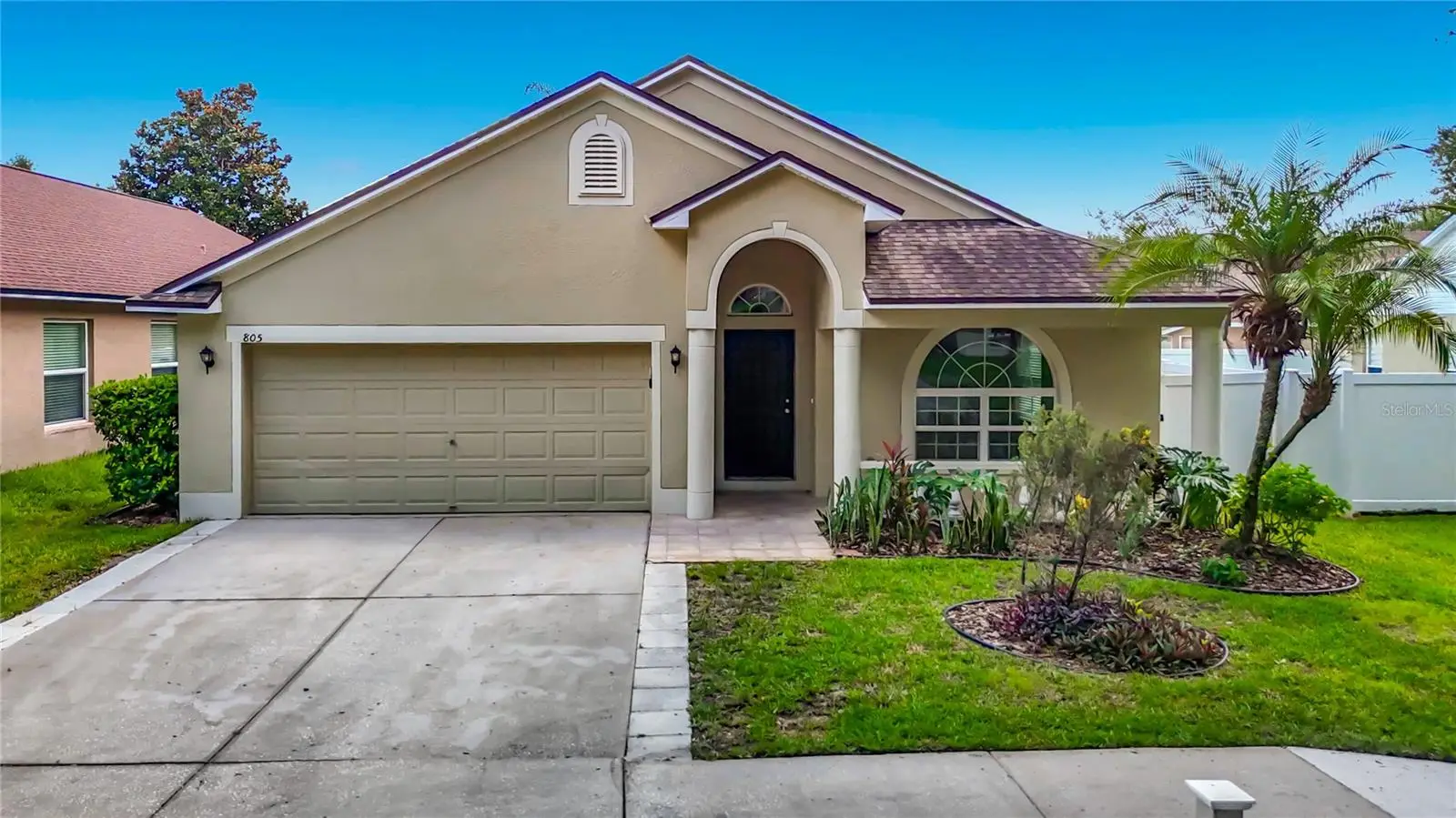 805 Lesa Glen Place, FL