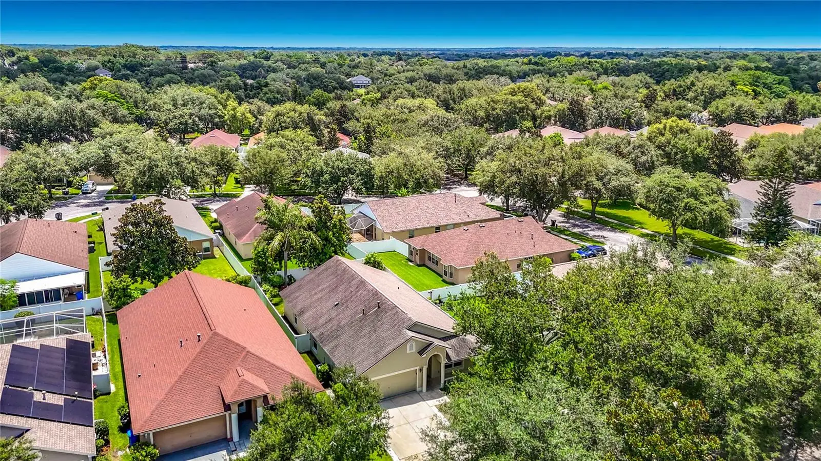 805 Lesa Glen Place, FL