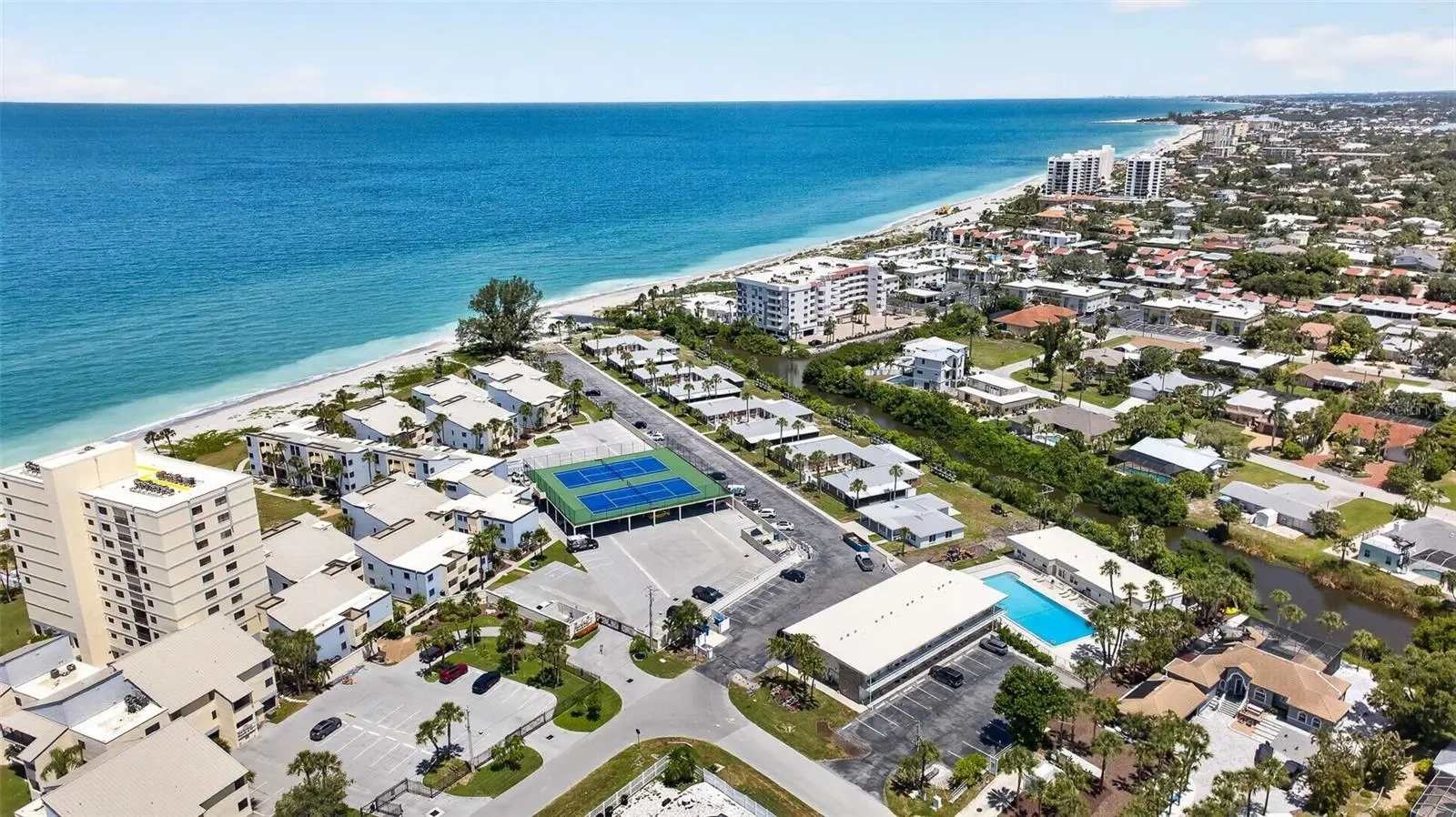 908 Villas Drive, FL