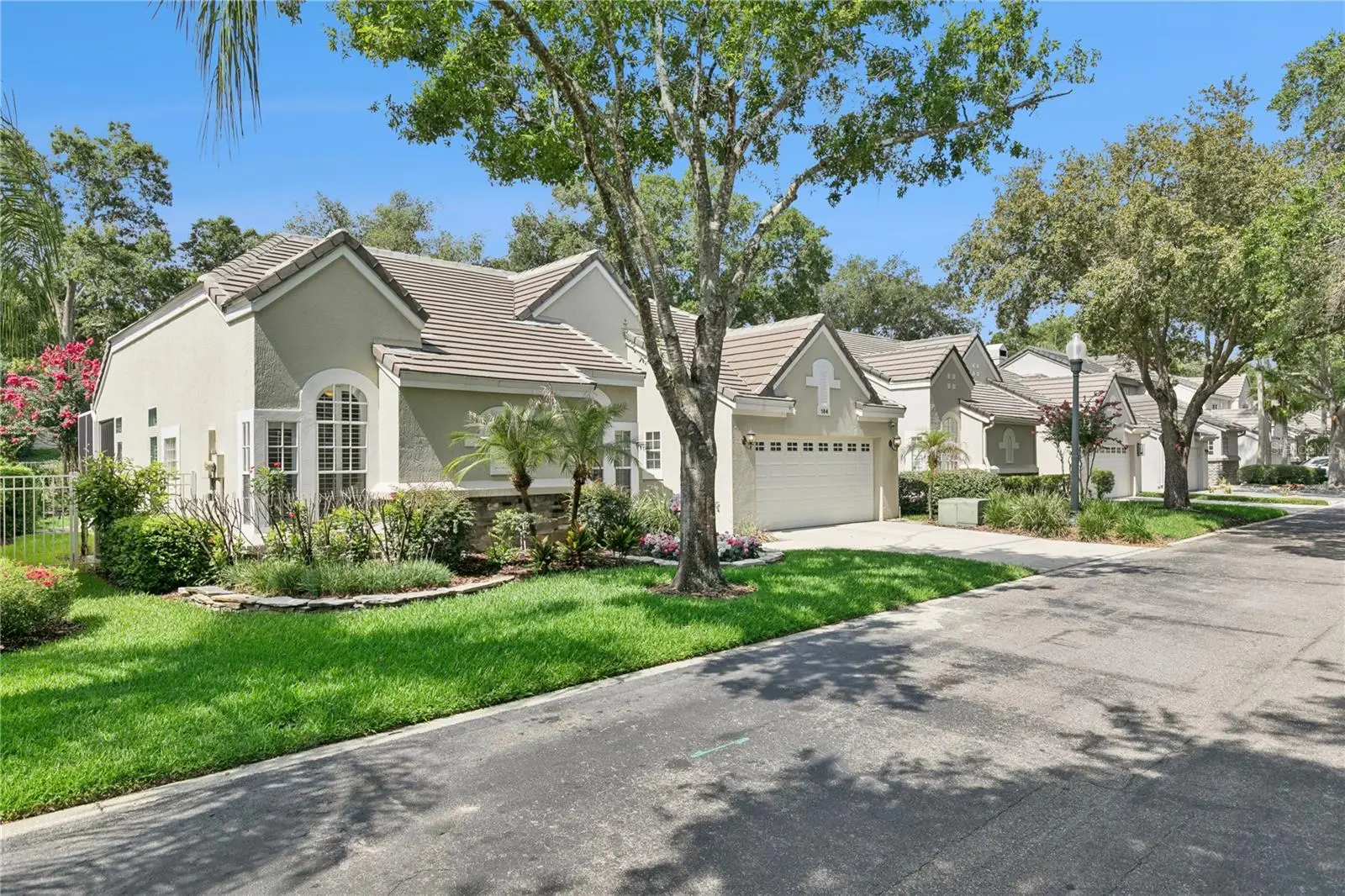 184 Wimbledon Circle, FL