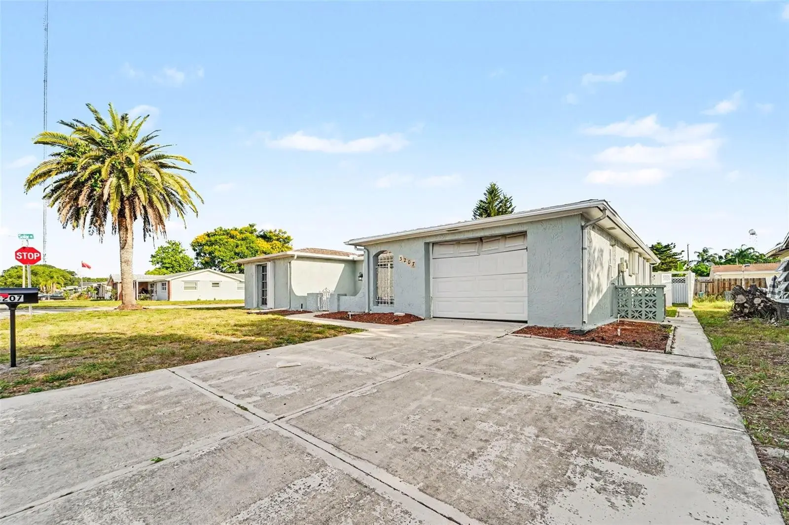 3207 Salisbury Drive, FL