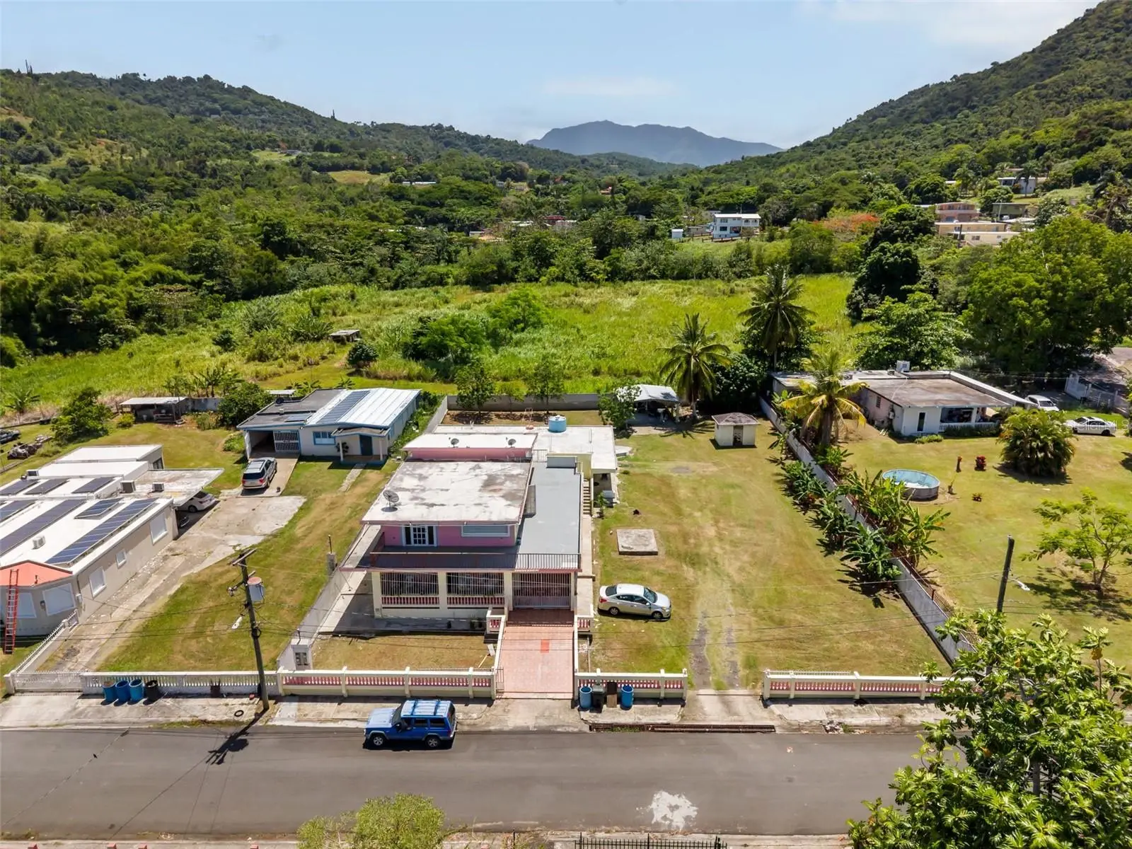 . Sr 975 Km.1.6 Las Calderonas, PR