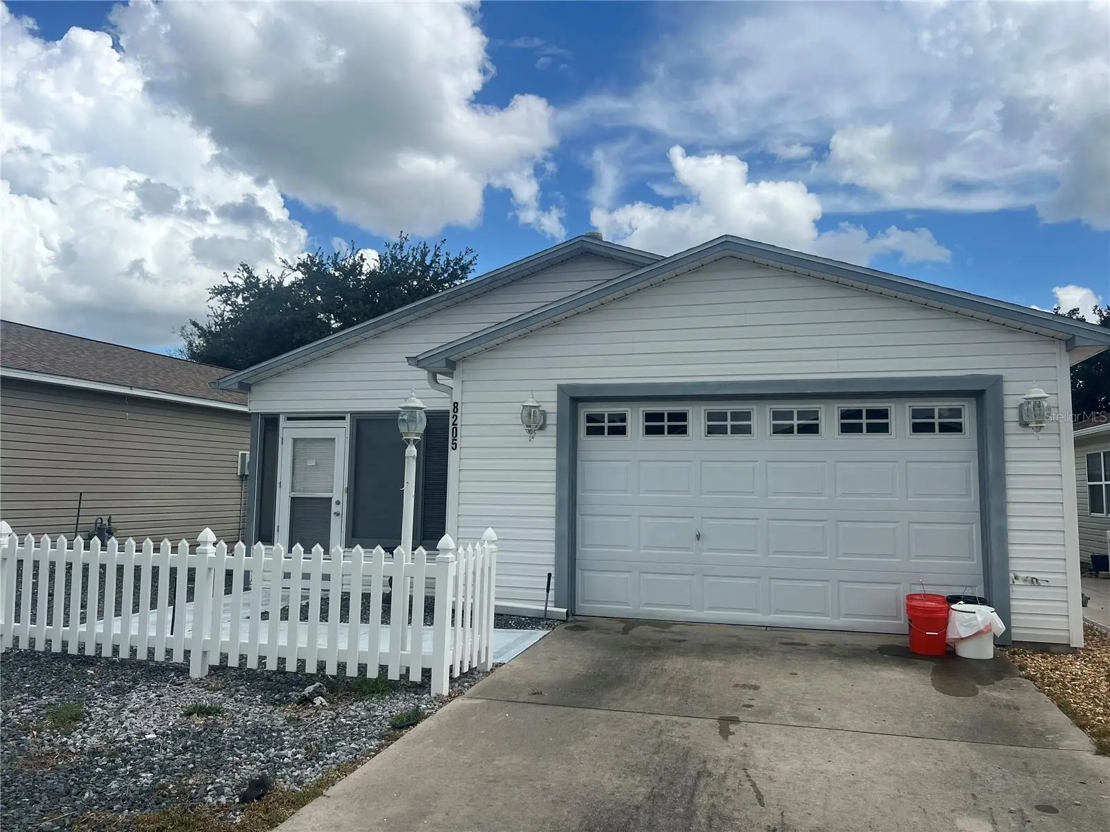 8205 169th Palownia Loop, FL