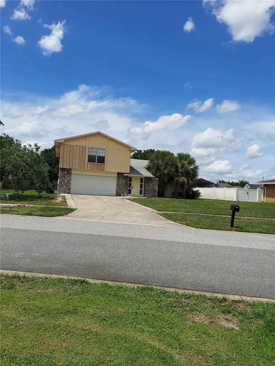 8139 Laurel Tree Drive, FL