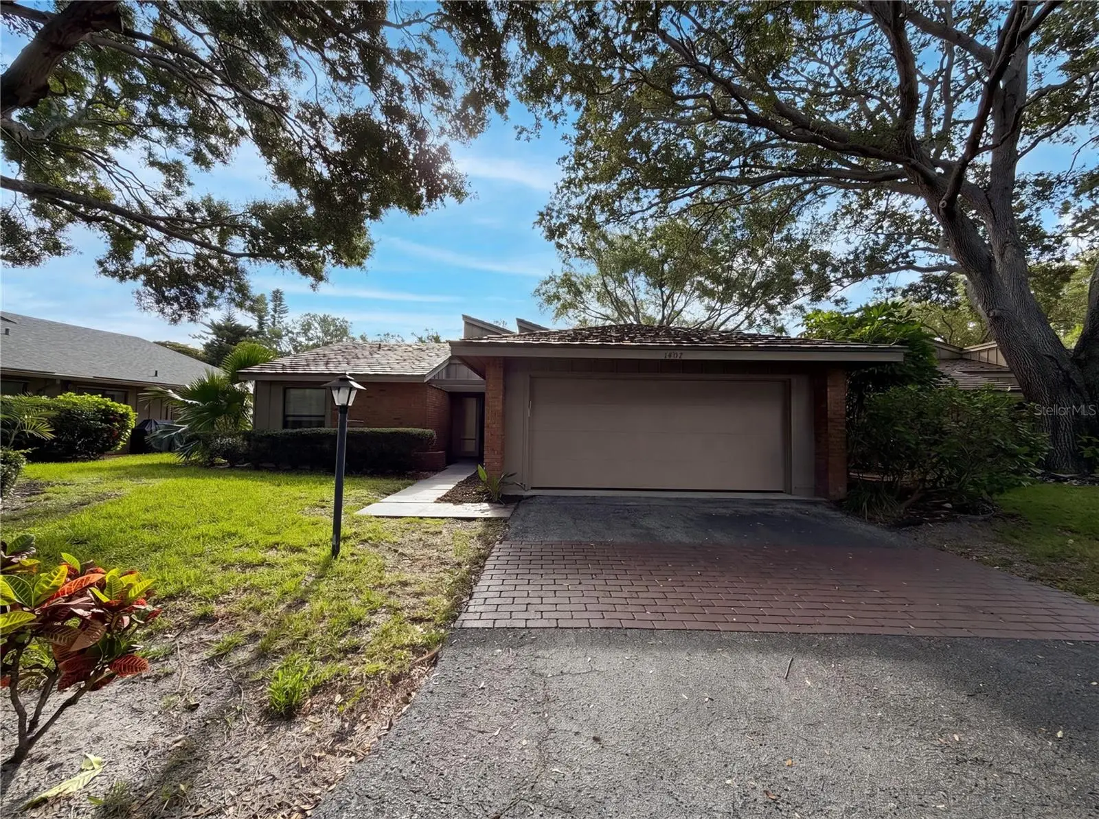 1407 Willow Oak Circle, FL